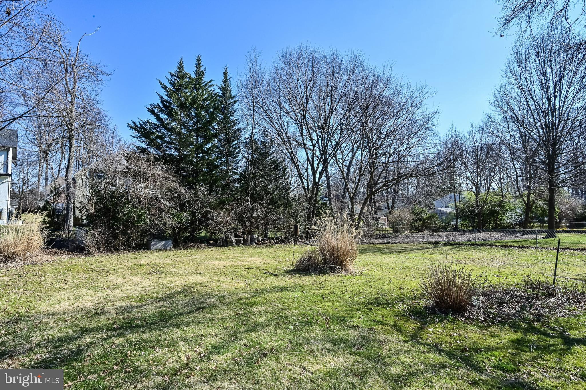 VIENNA WOODS - Residential Lease