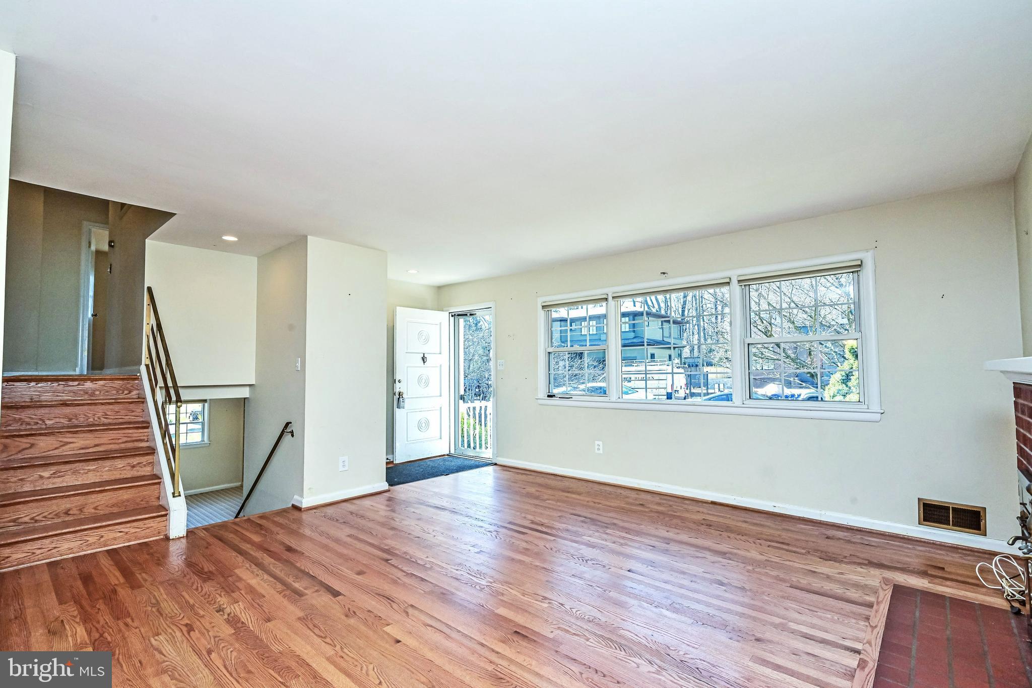 VIENNA WOODS - Residential Lease