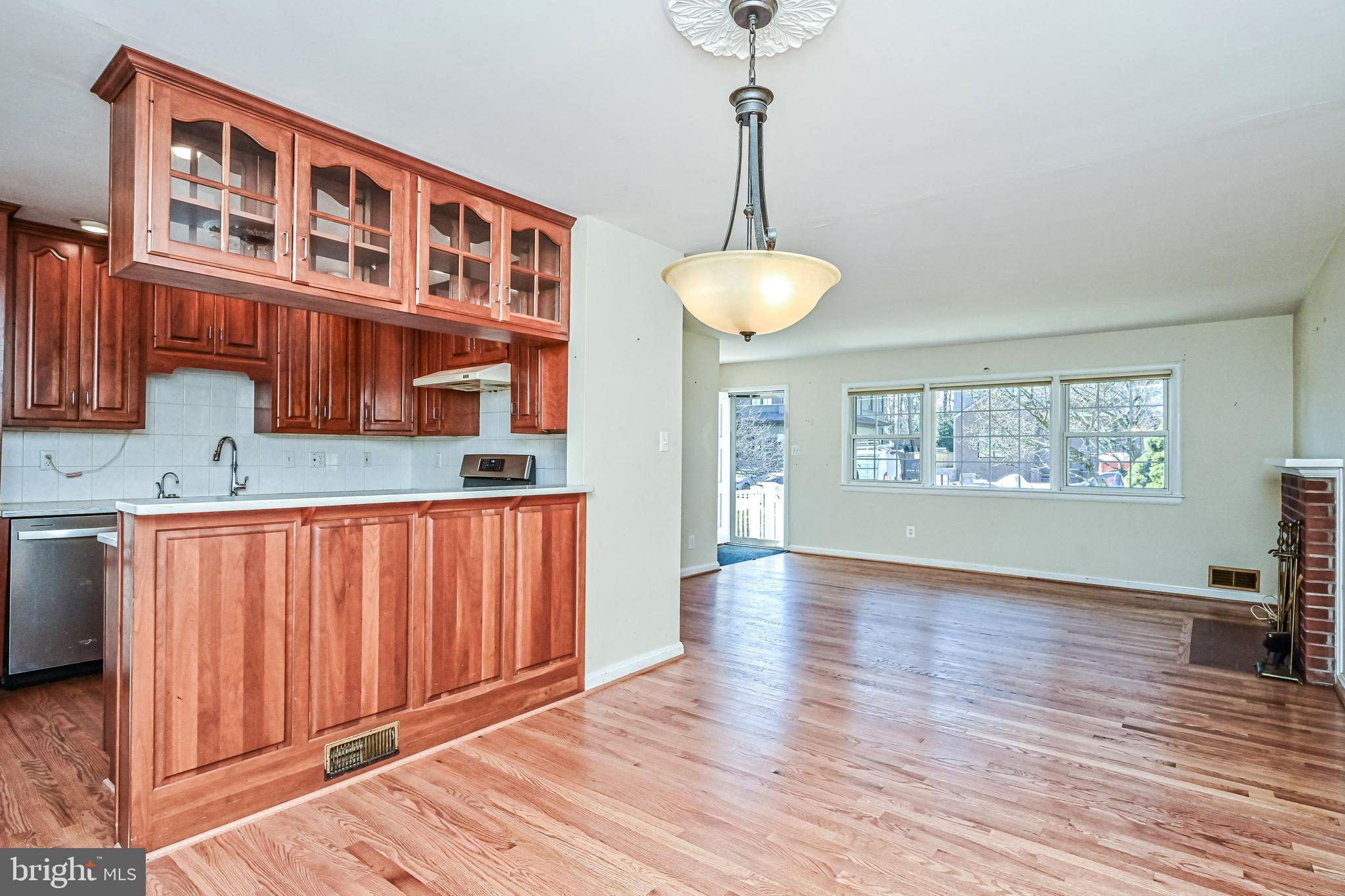 VIENNA WOODS - Residential Lease