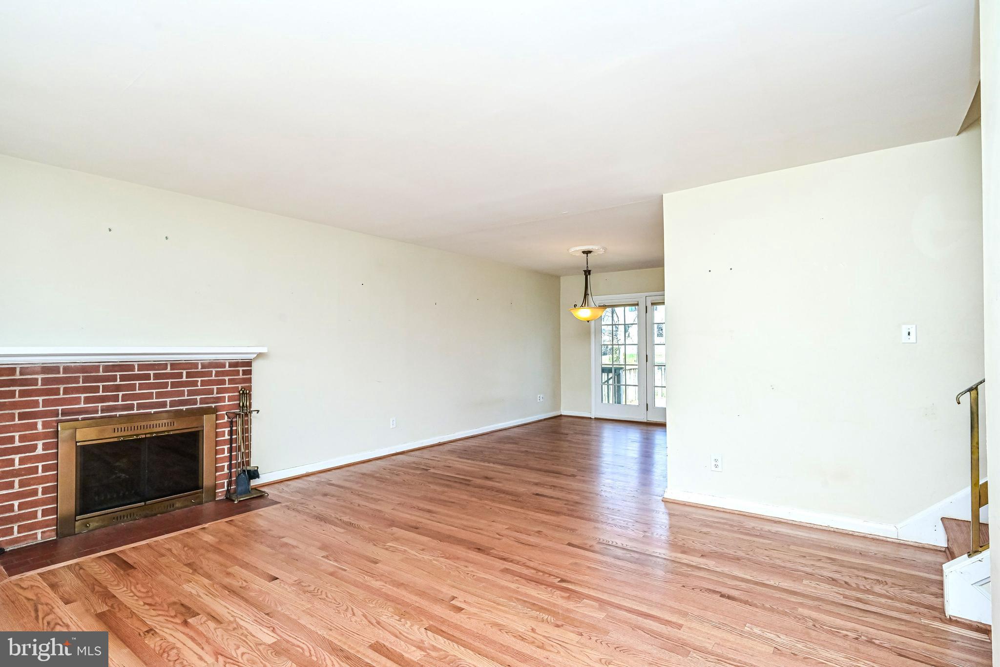 VIENNA WOODS - Residential Lease