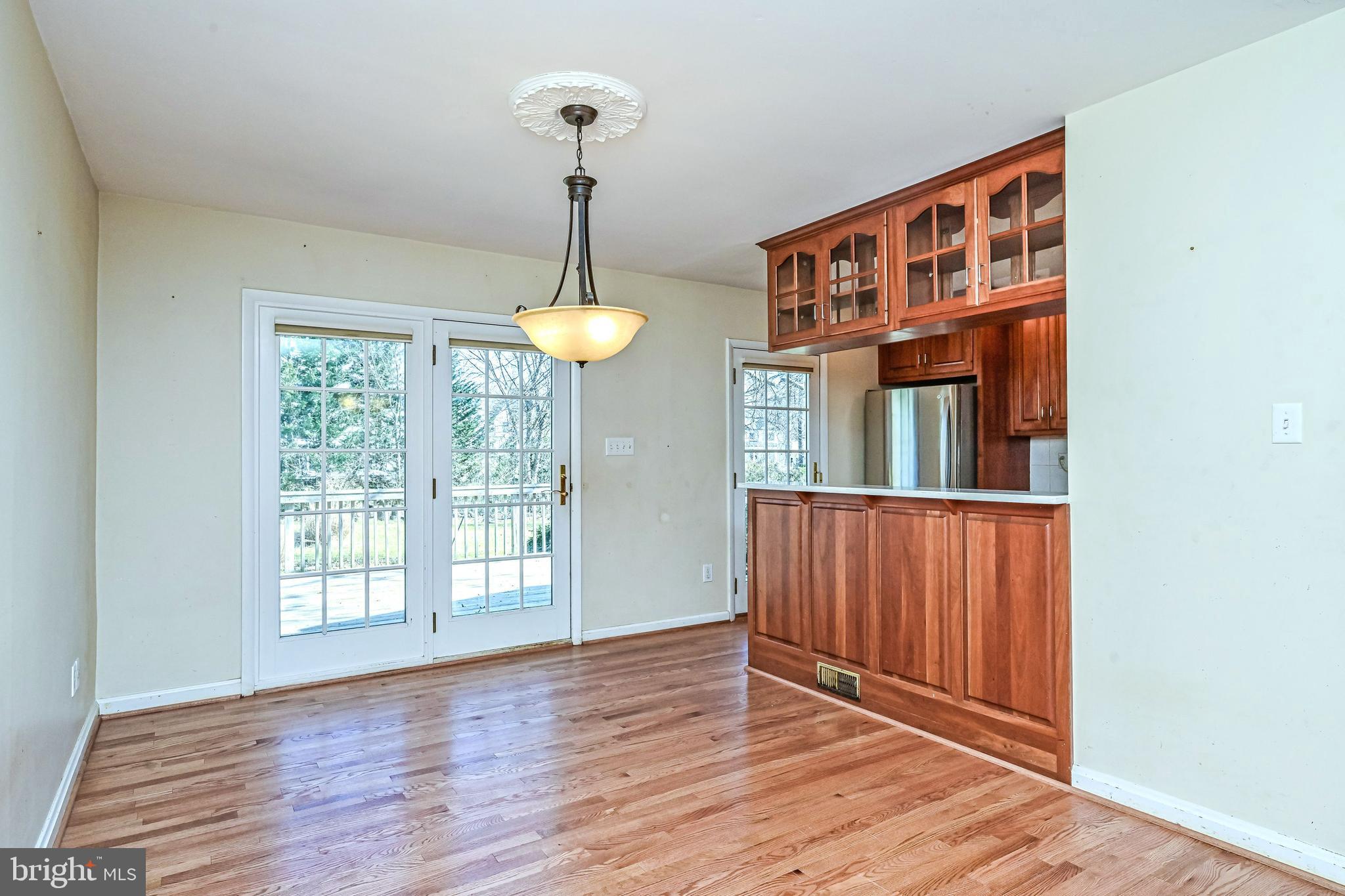 VIENNA WOODS - Residential Lease