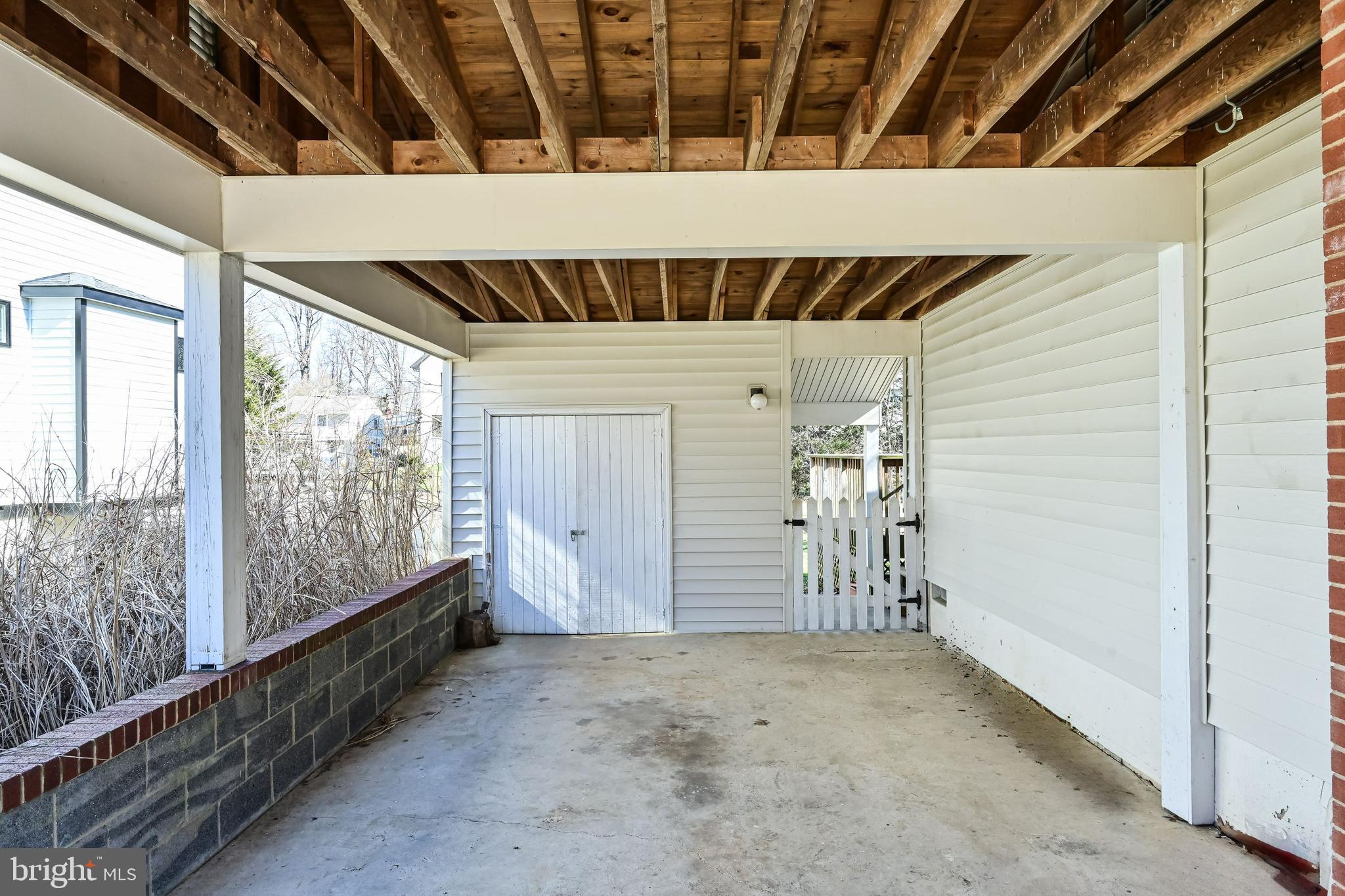 VIENNA WOODS - Residential Lease