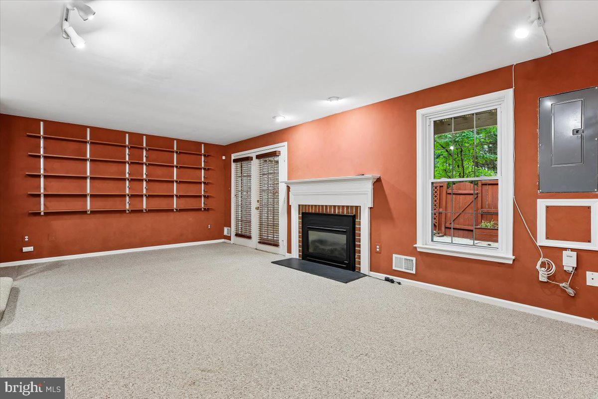 TIMBERLAWN - Residential