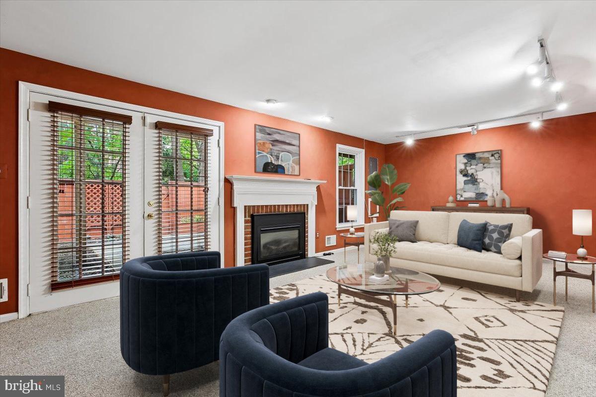 TIMBERLAWN - Residential
