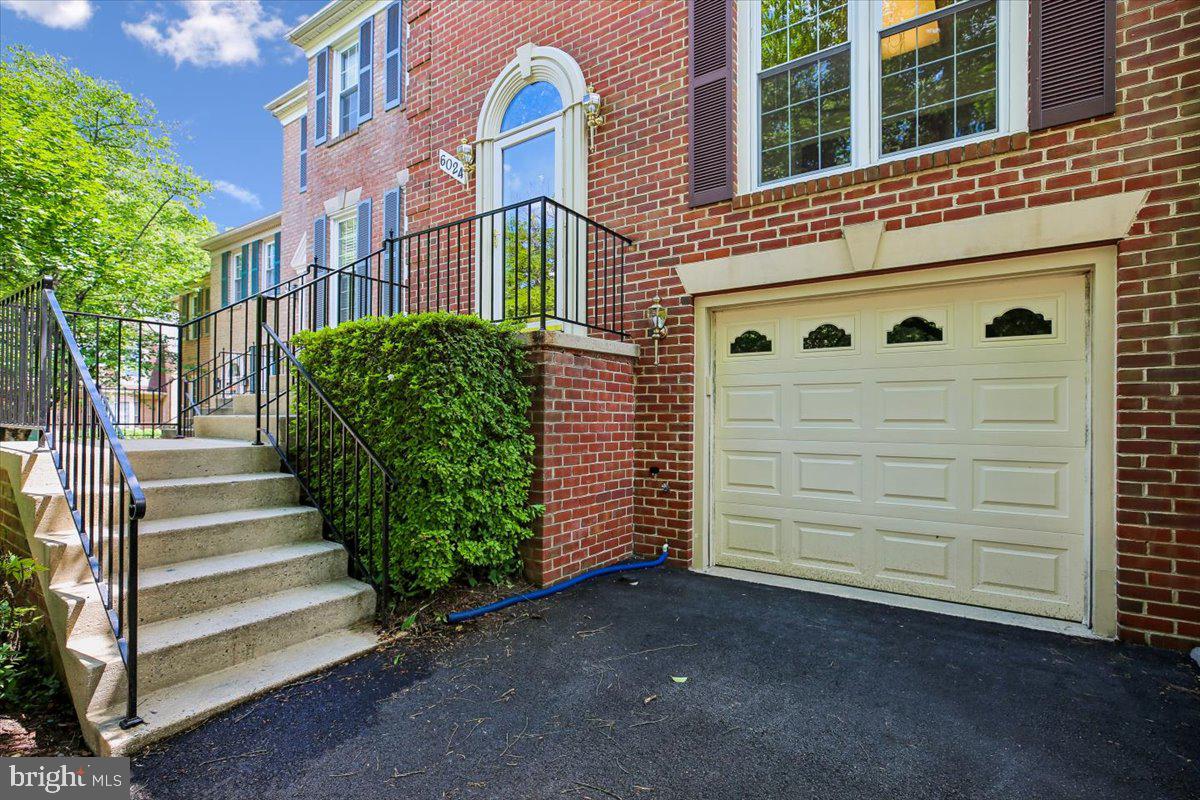 TIMBERLAWN - Residential