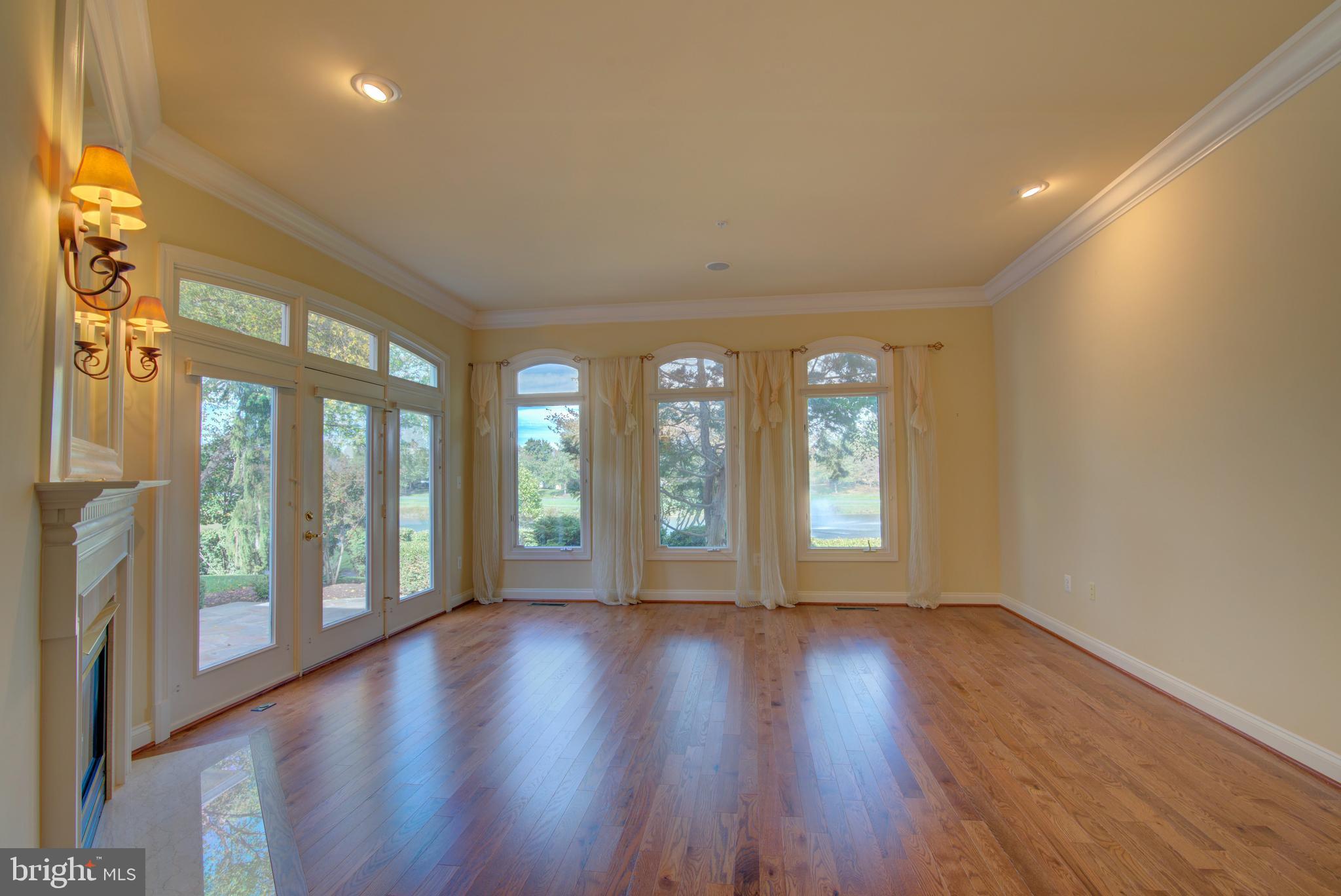 RIVER CREEK - Residential