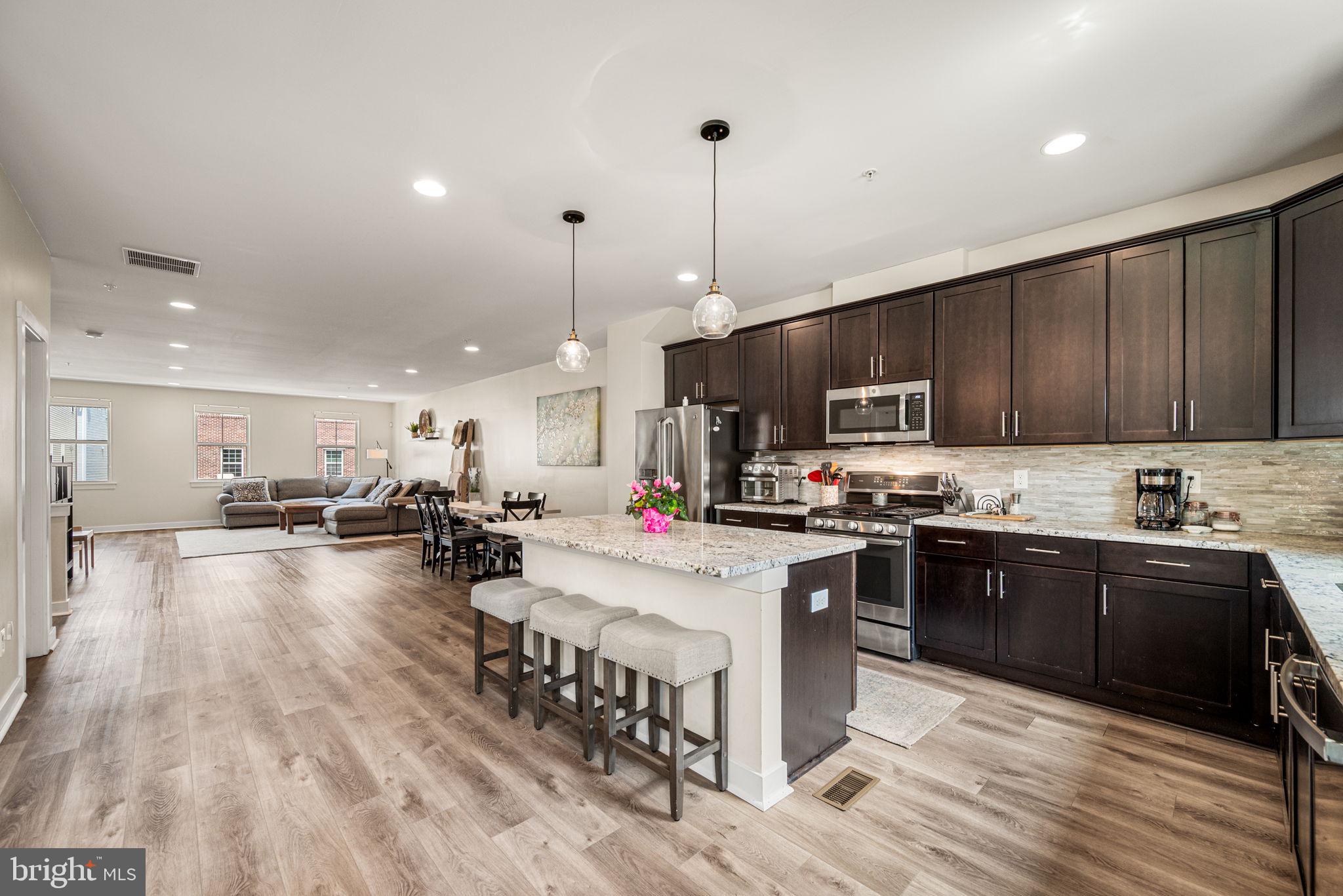 WATERSIDE - Residential