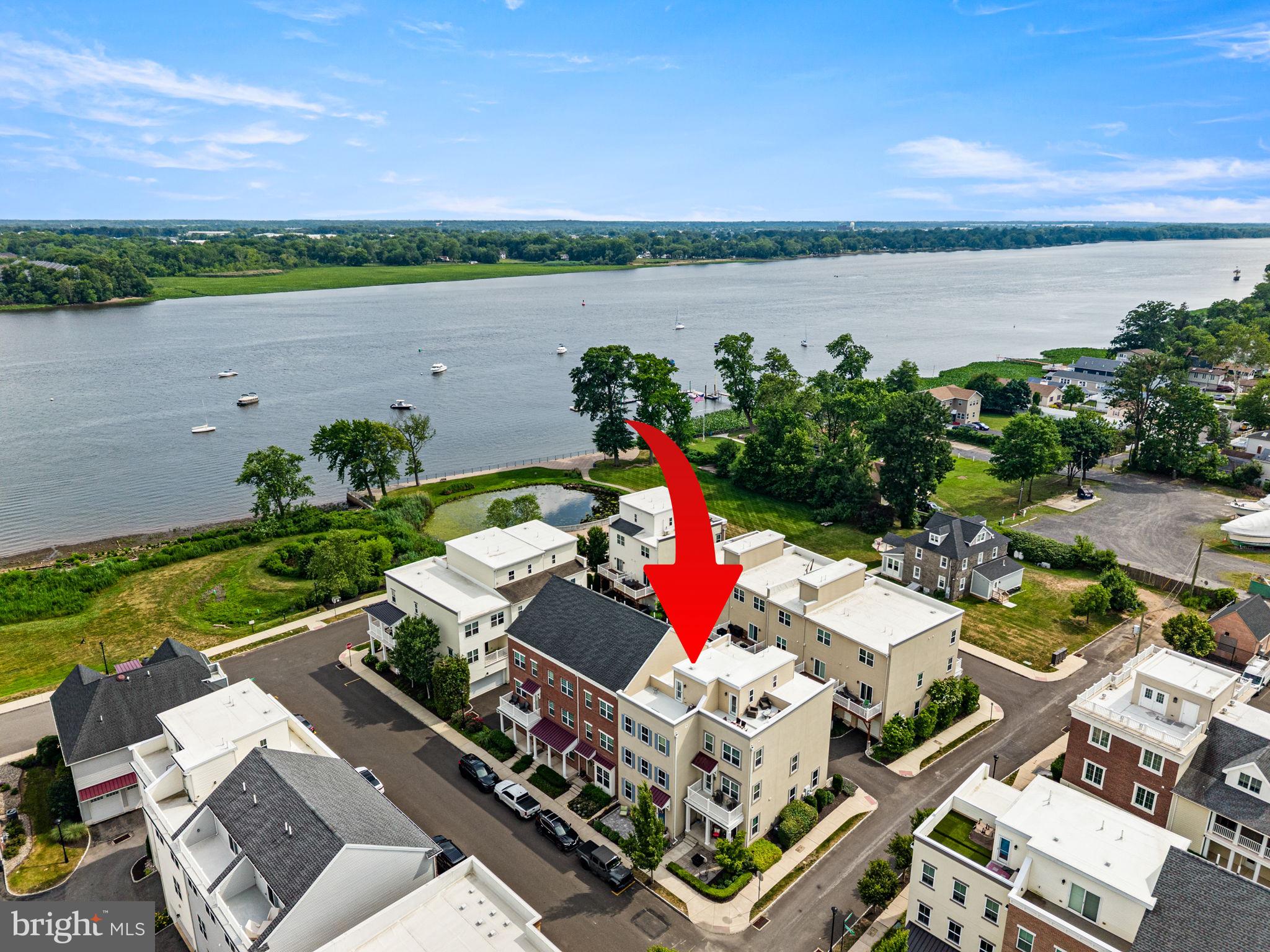 WATERSIDE - Residential