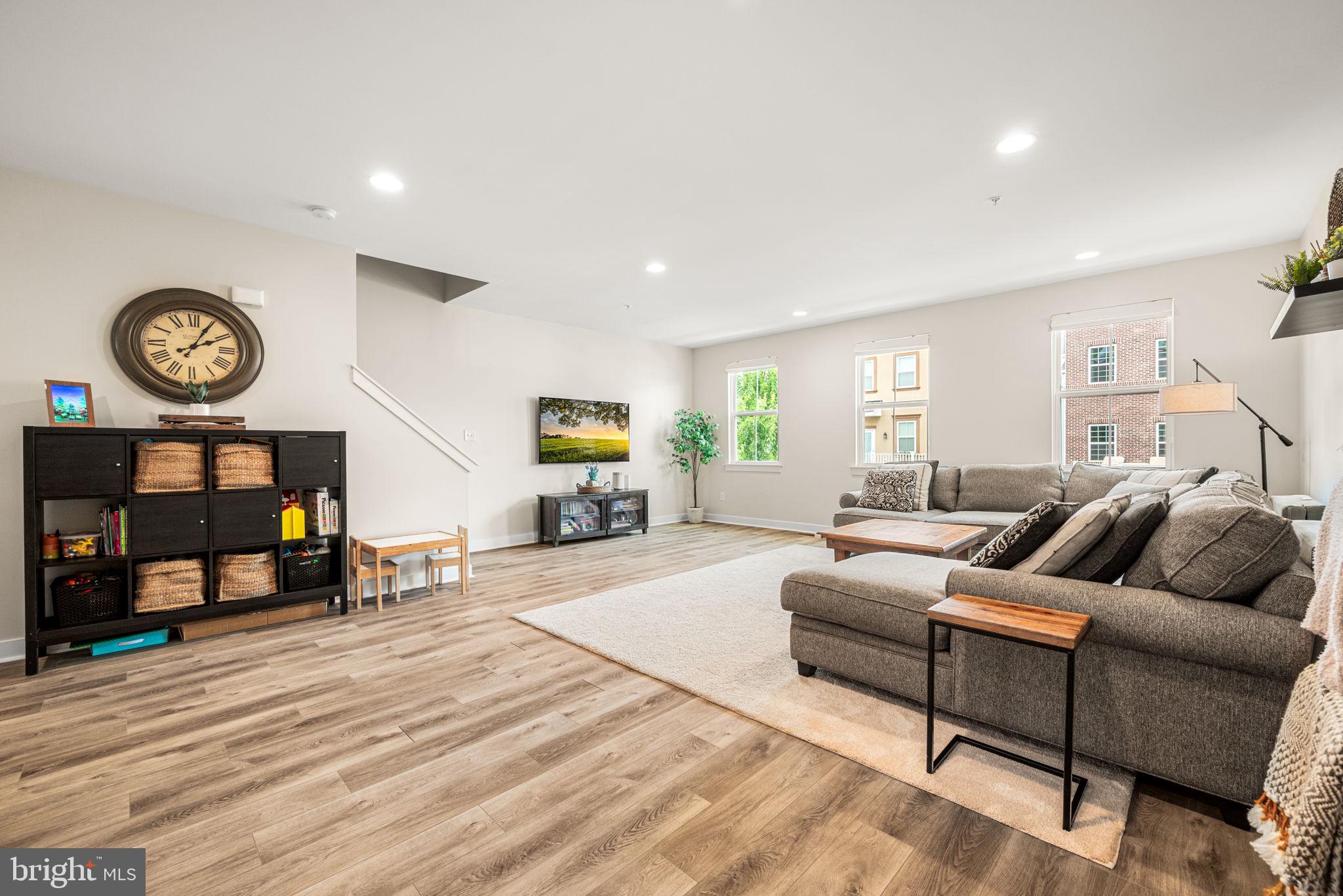 WATERSIDE - Residential