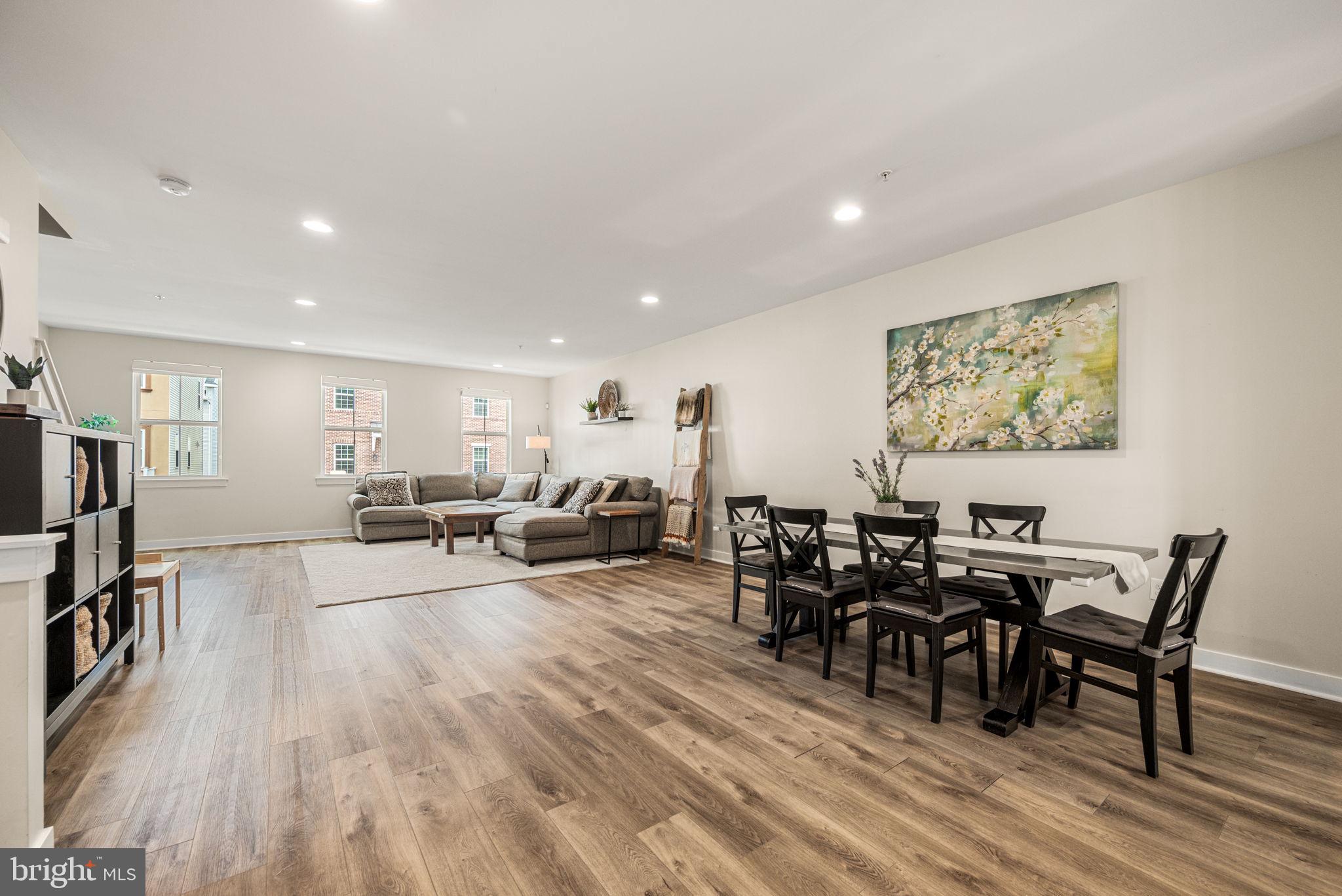 WATERSIDE - Residential