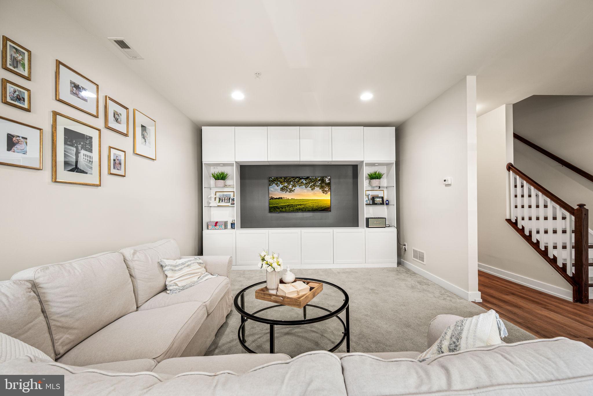 WATERSIDE - Residential