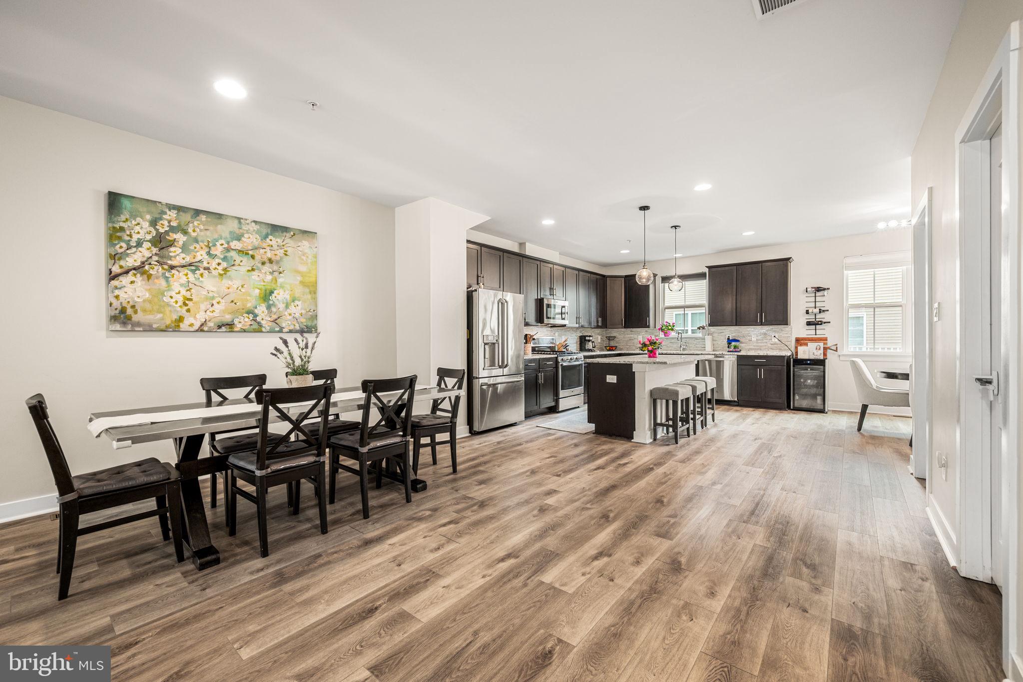 WATERSIDE - Residential