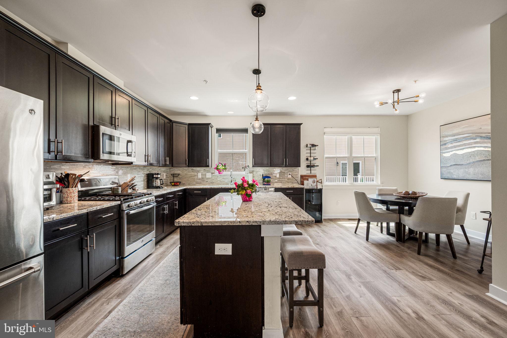 WATERSIDE - Residential