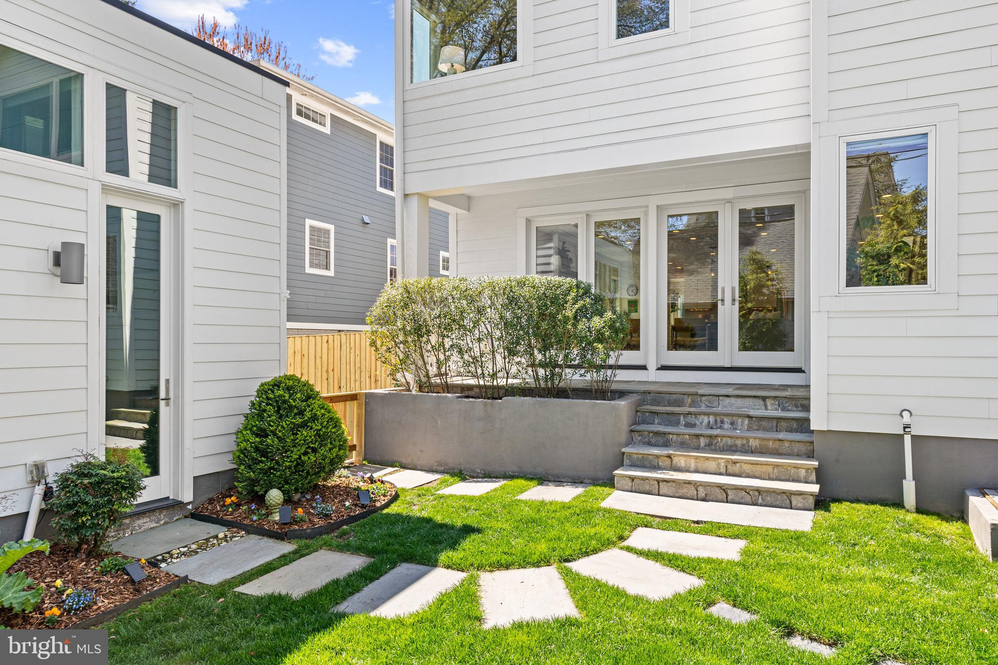 BERKSHIRE OAKWOOD - Residential