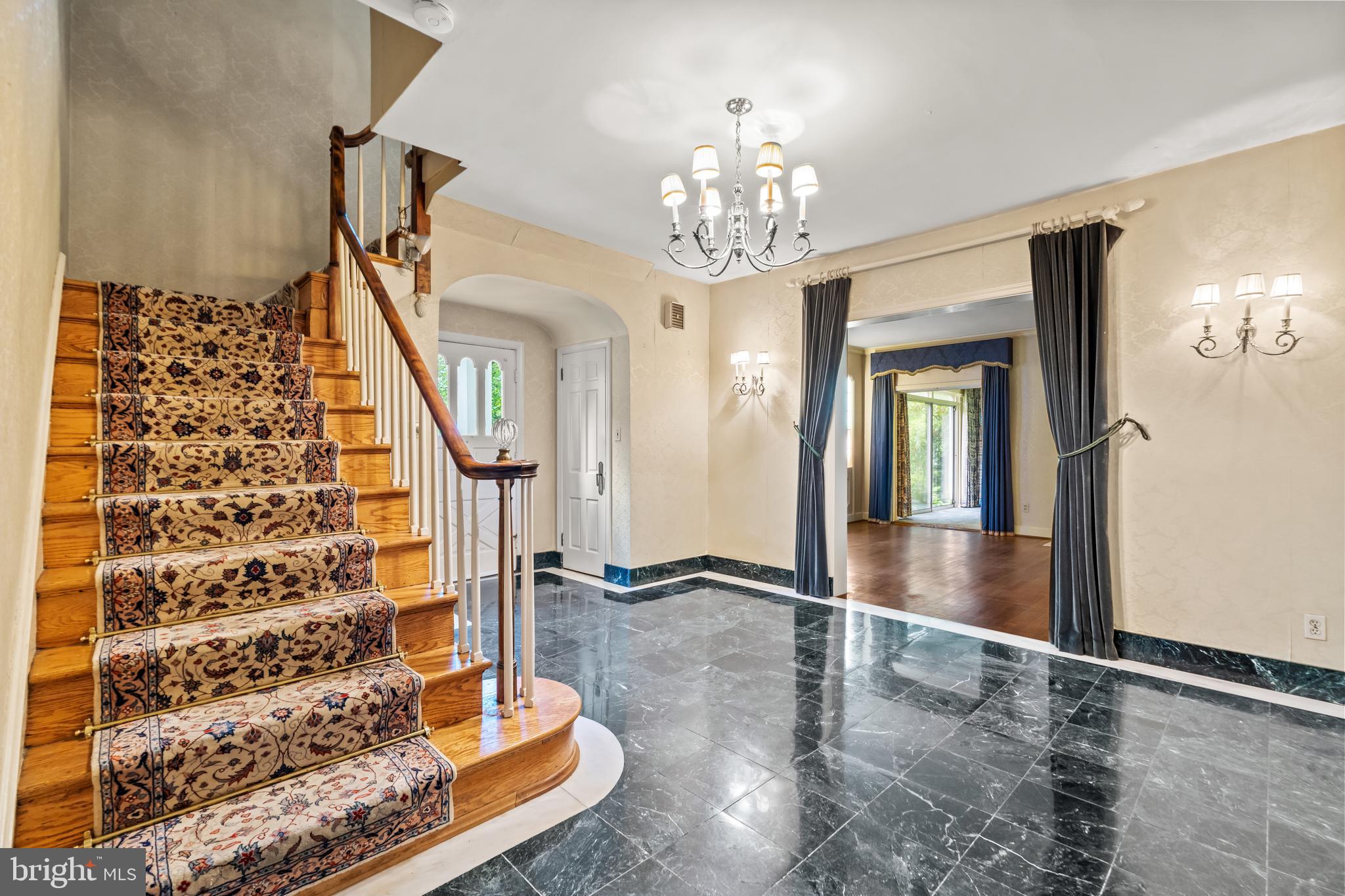 BRADLEY HILLS GROVE - Residential