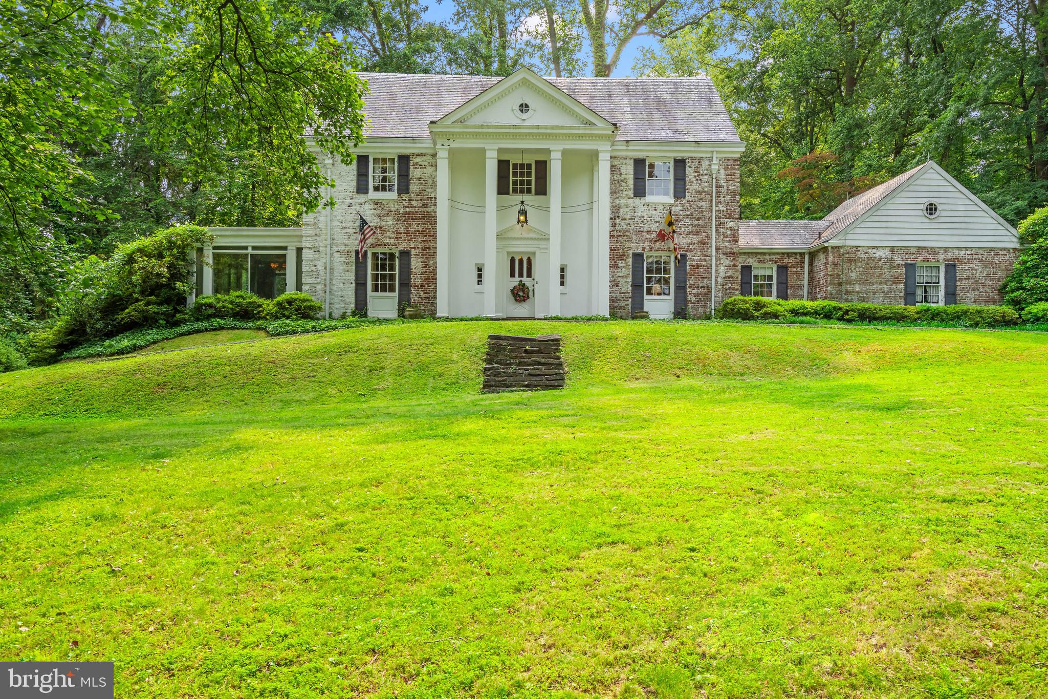 BRADLEY HILLS GROVE - Residential
