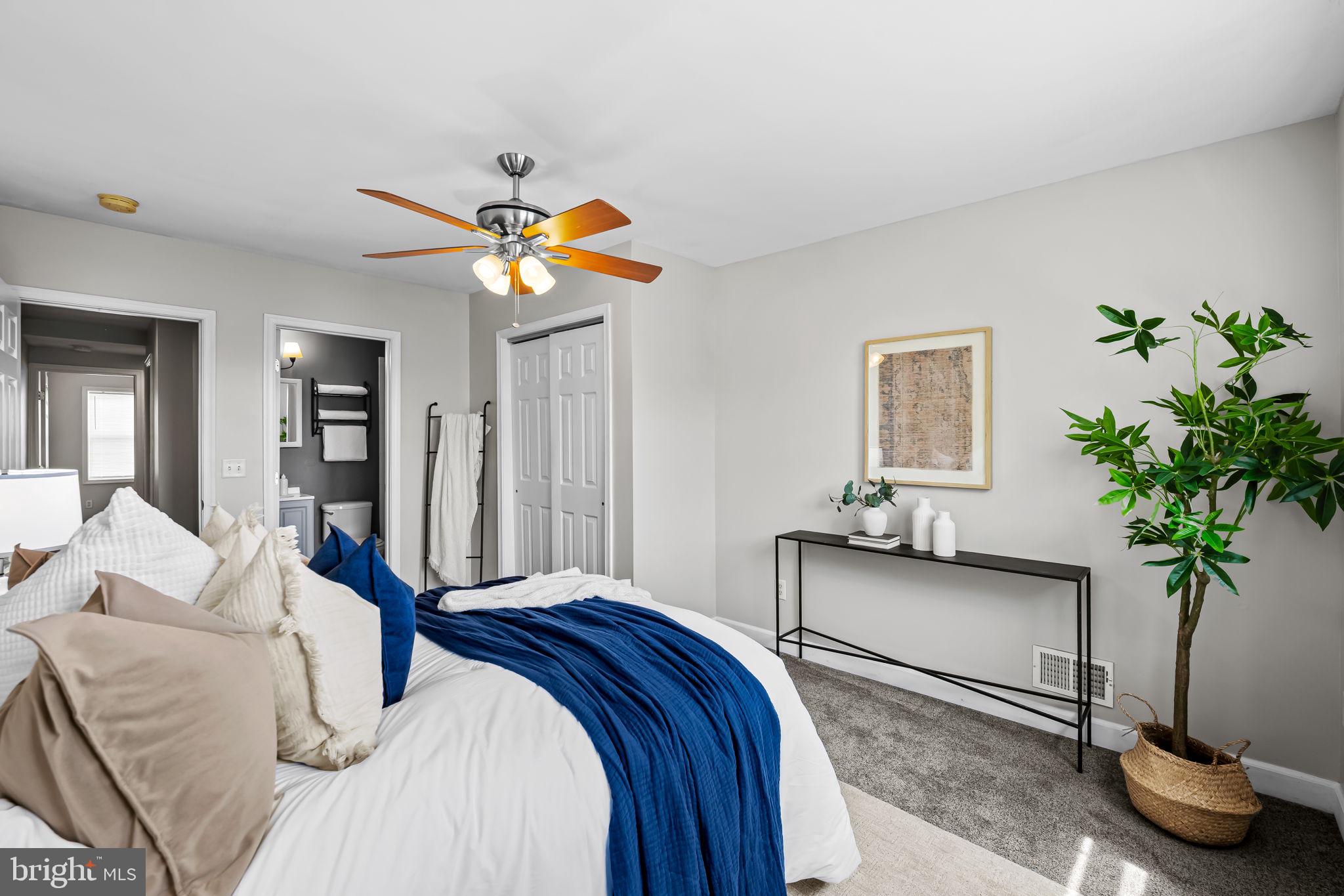 LOCUST POINT - Residential