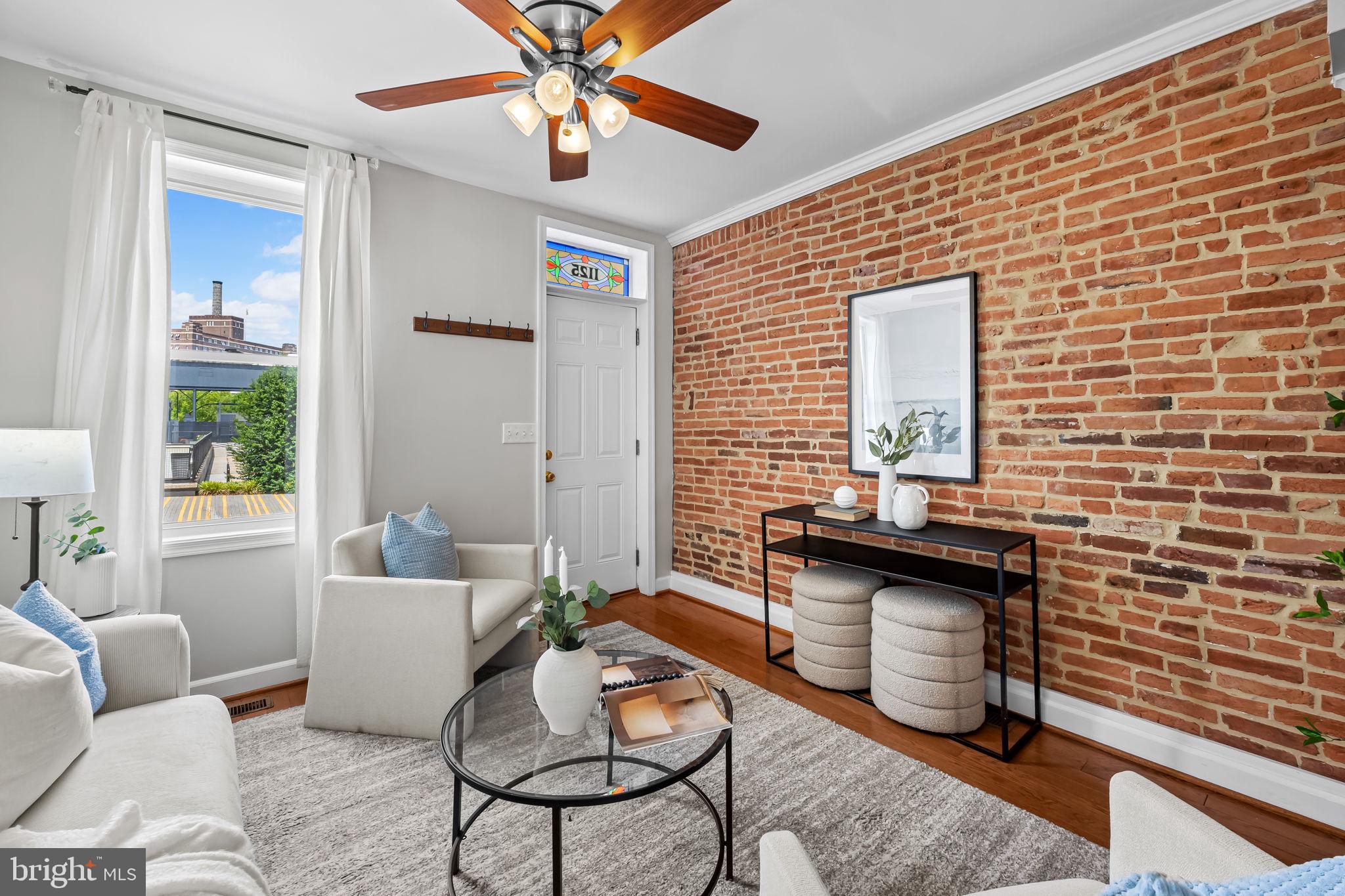 LOCUST POINT - Residential