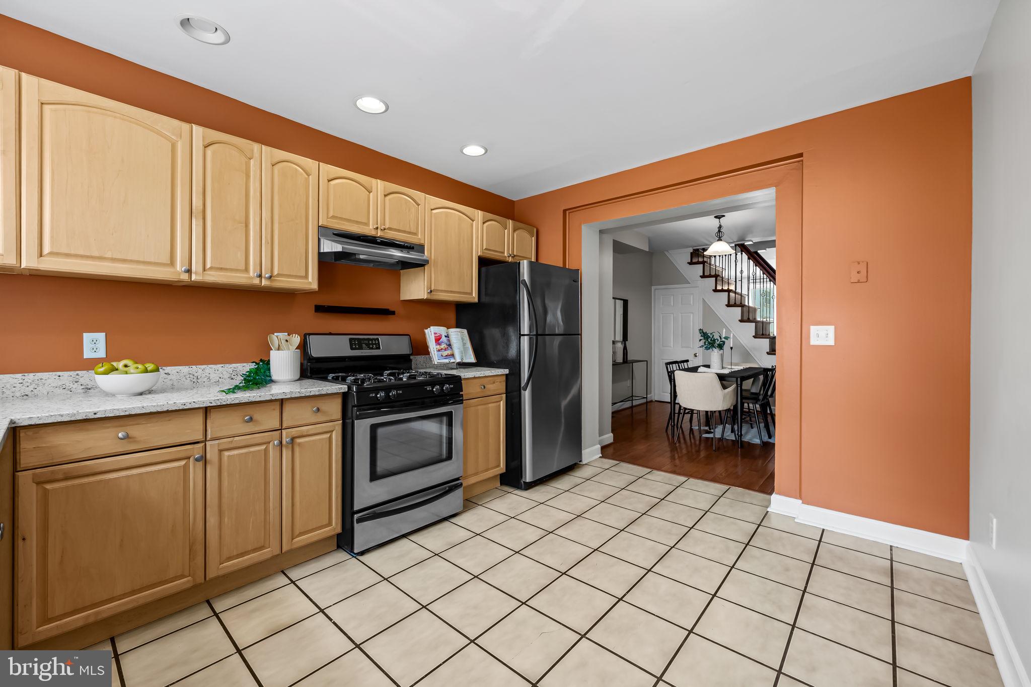 LOCUST POINT - Residential