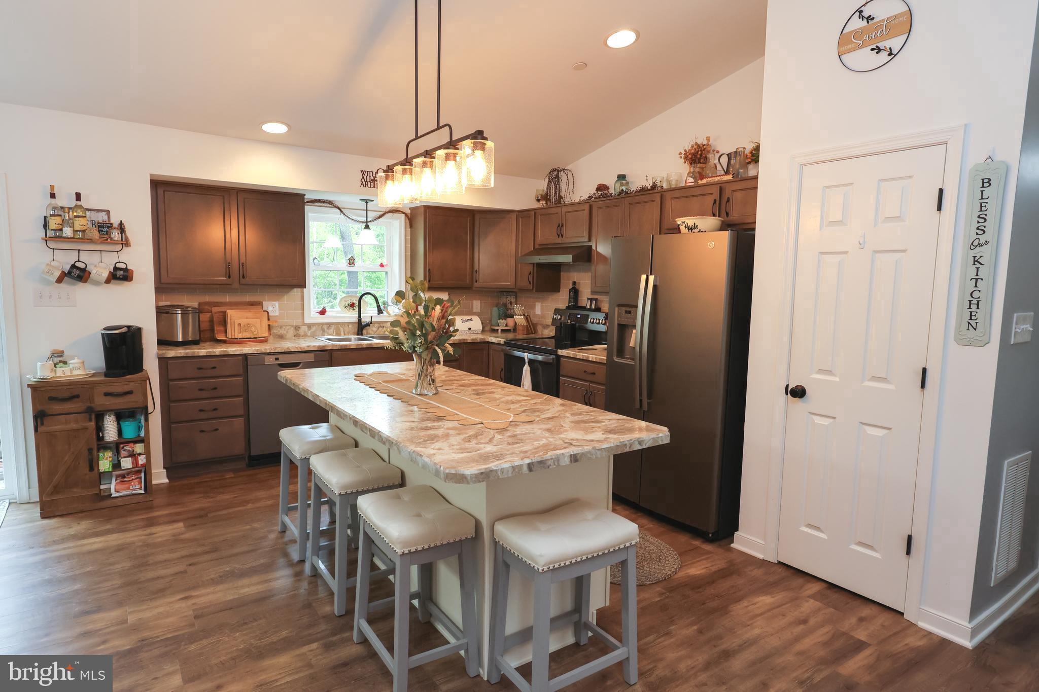 COLLINGWOOD ESTATES - Residential
