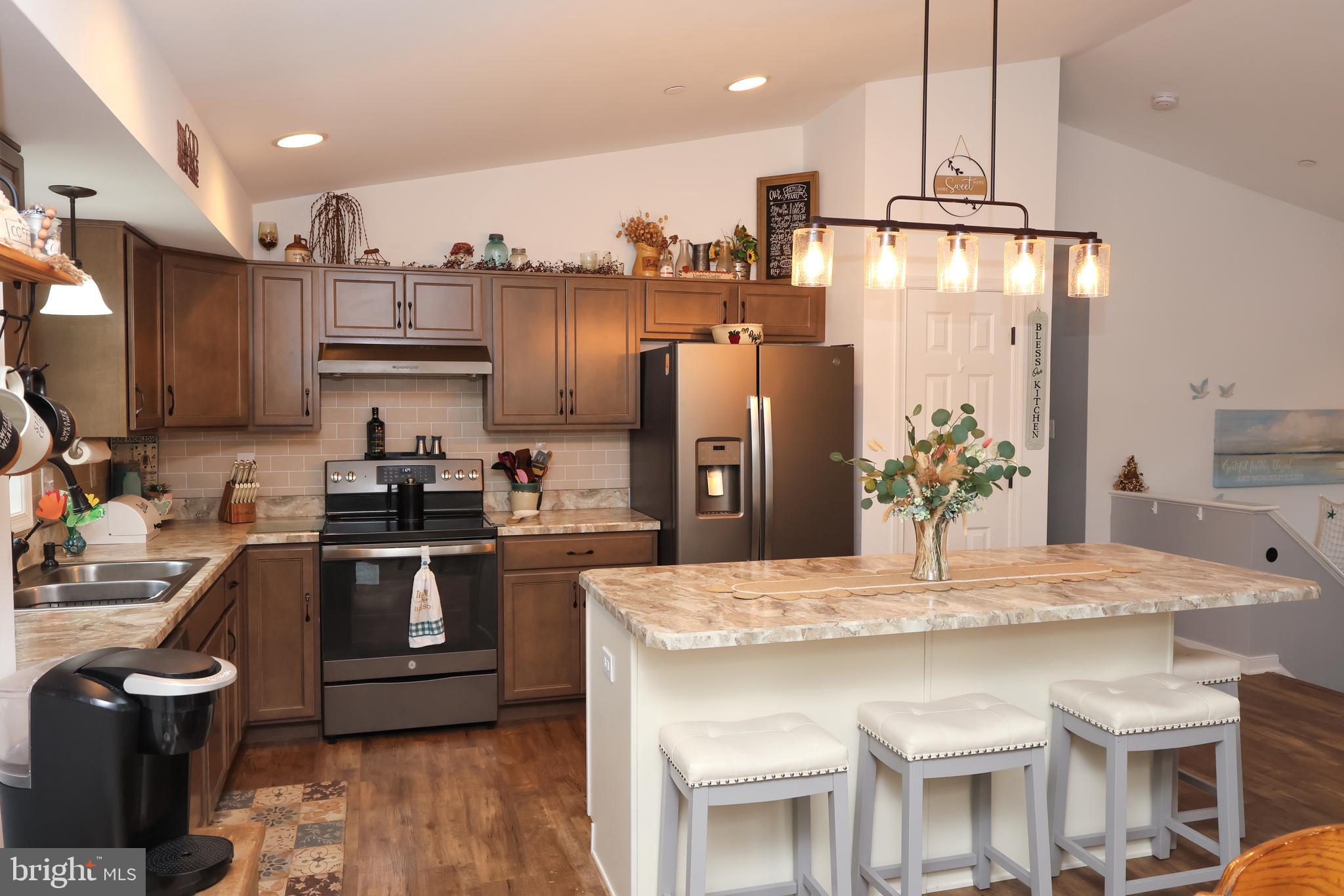 COLLINGWOOD ESTATES - Residential