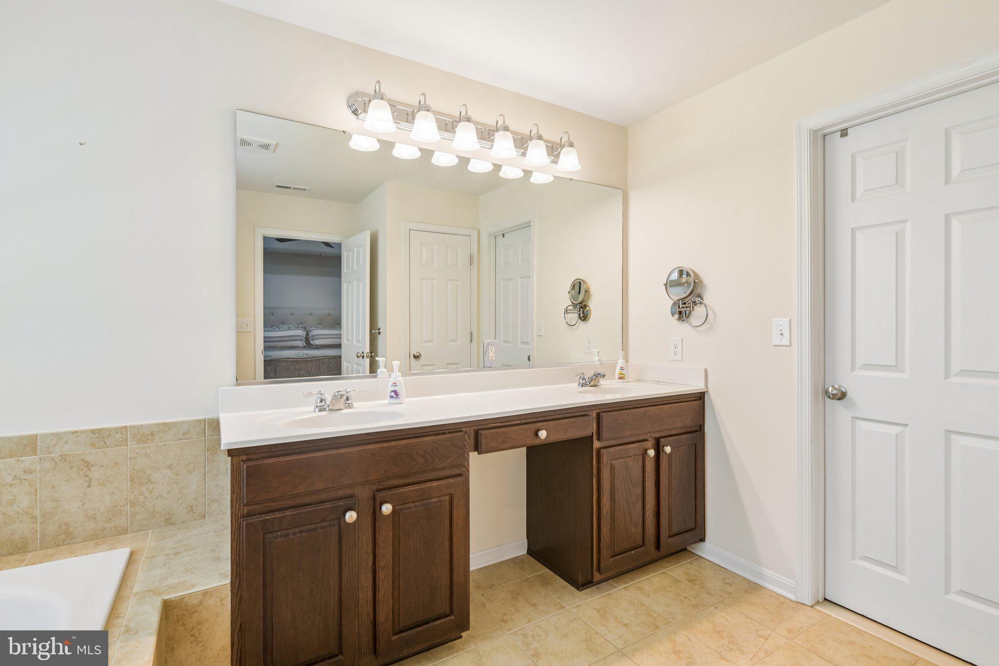 HOLBROOK ESTATES - Residential