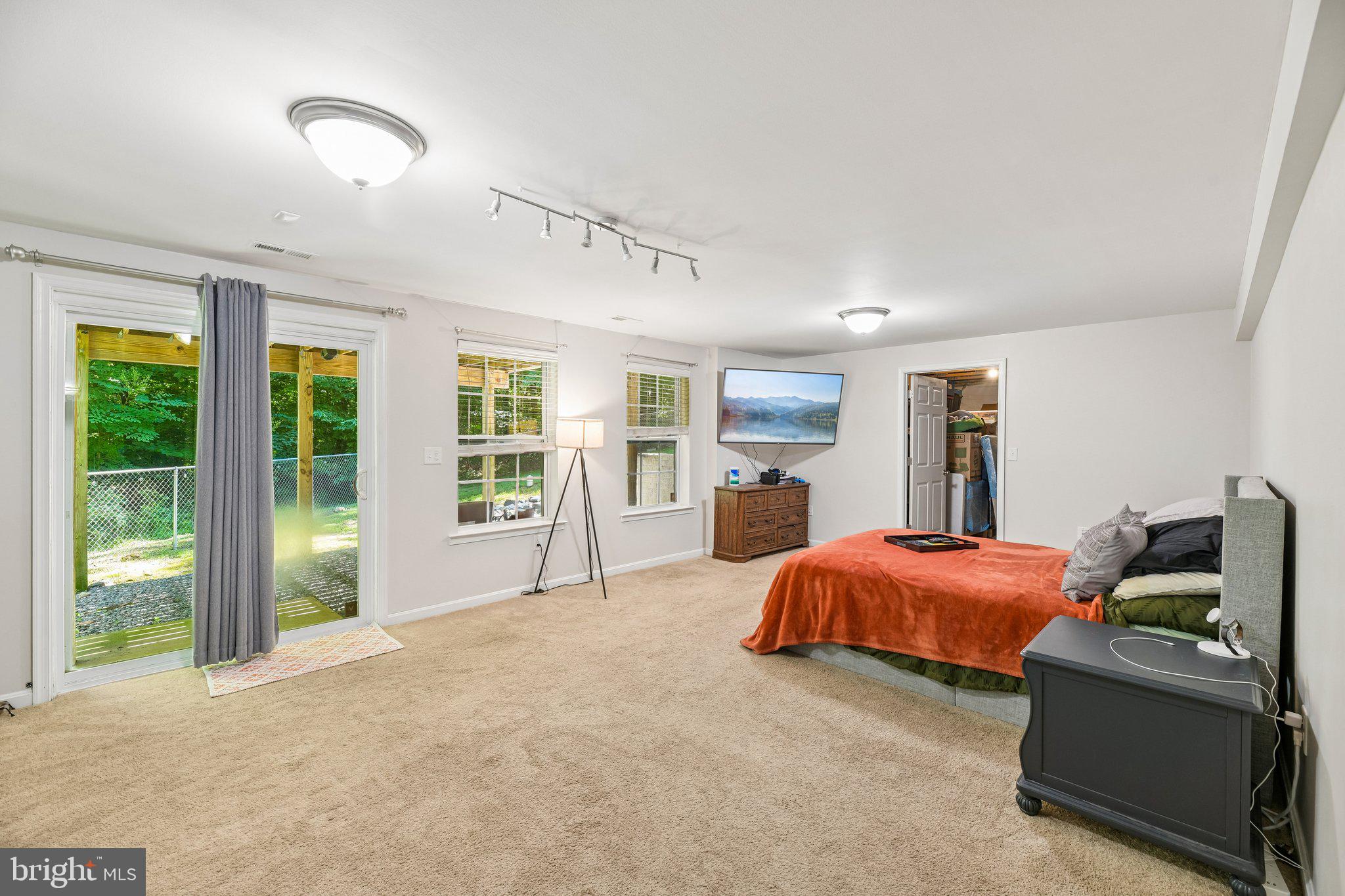 HOLBROOK ESTATES - Residential