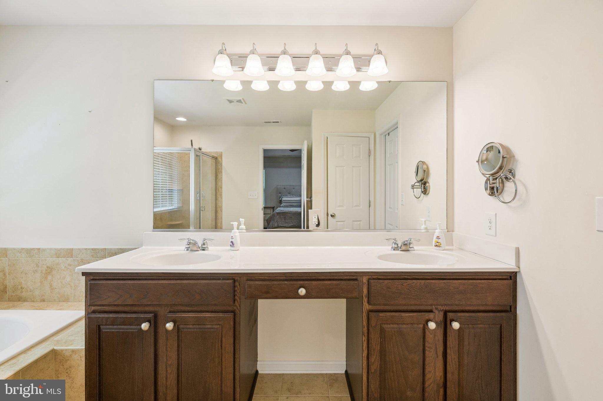HOLBROOK ESTATES - Residential