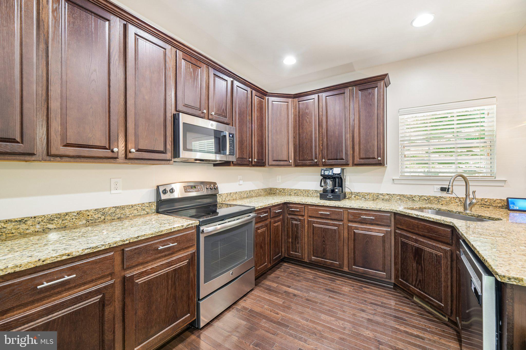 HOLBROOK ESTATES - Residential