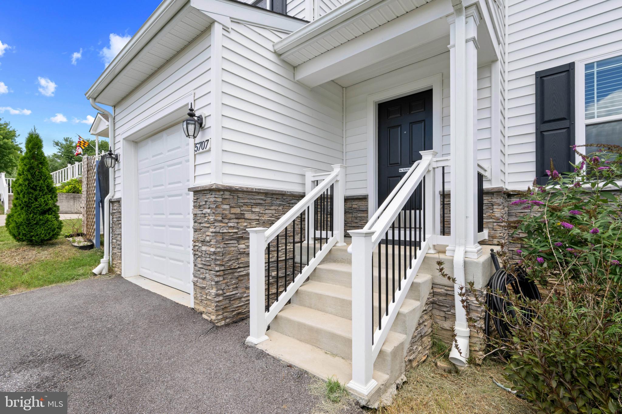 ROLAND TERRACE - Residential