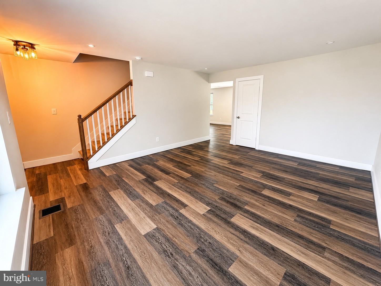 ROLAND TERRACE - Residential