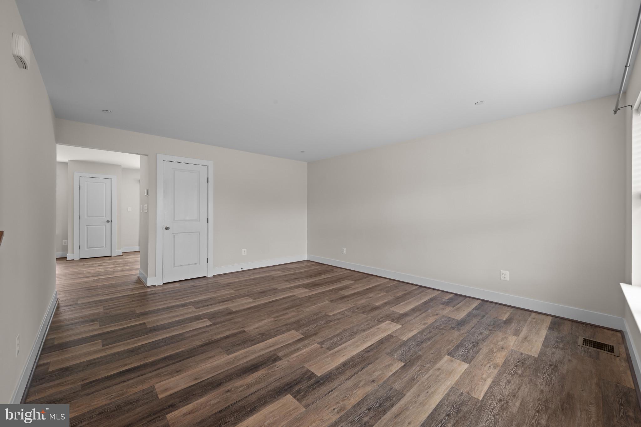 ROLAND TERRACE - Residential