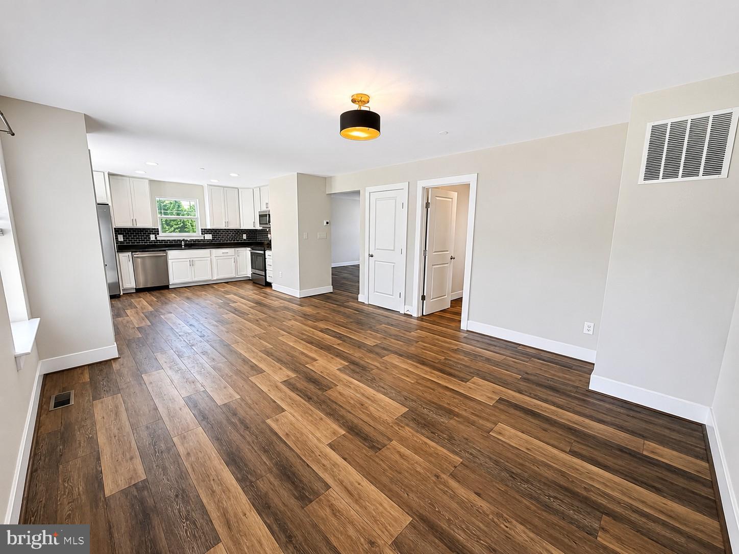ROLAND TERRACE - Residential