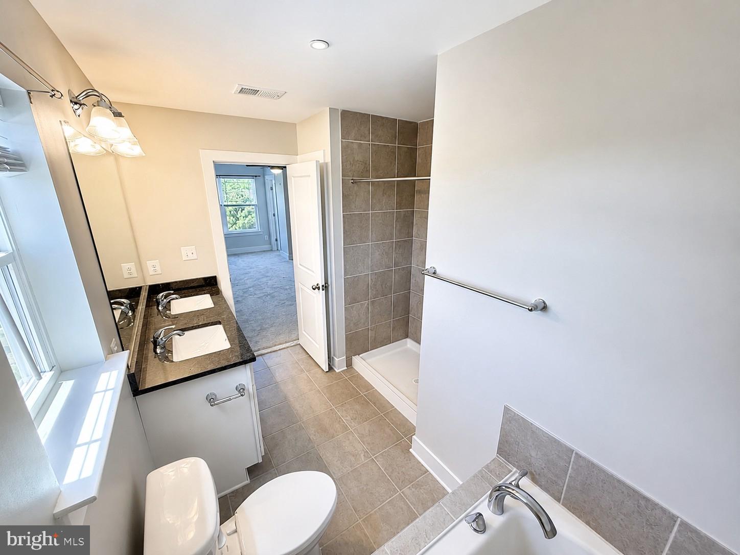 ROLAND TERRACE - Residential