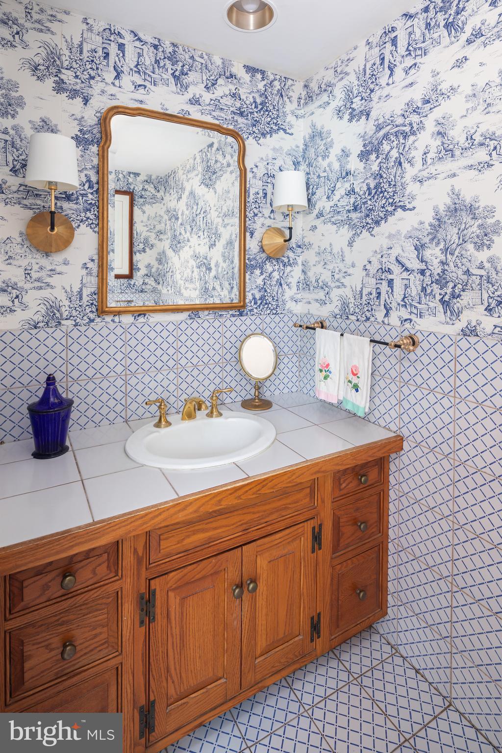 RADNOR HUNT - Residential