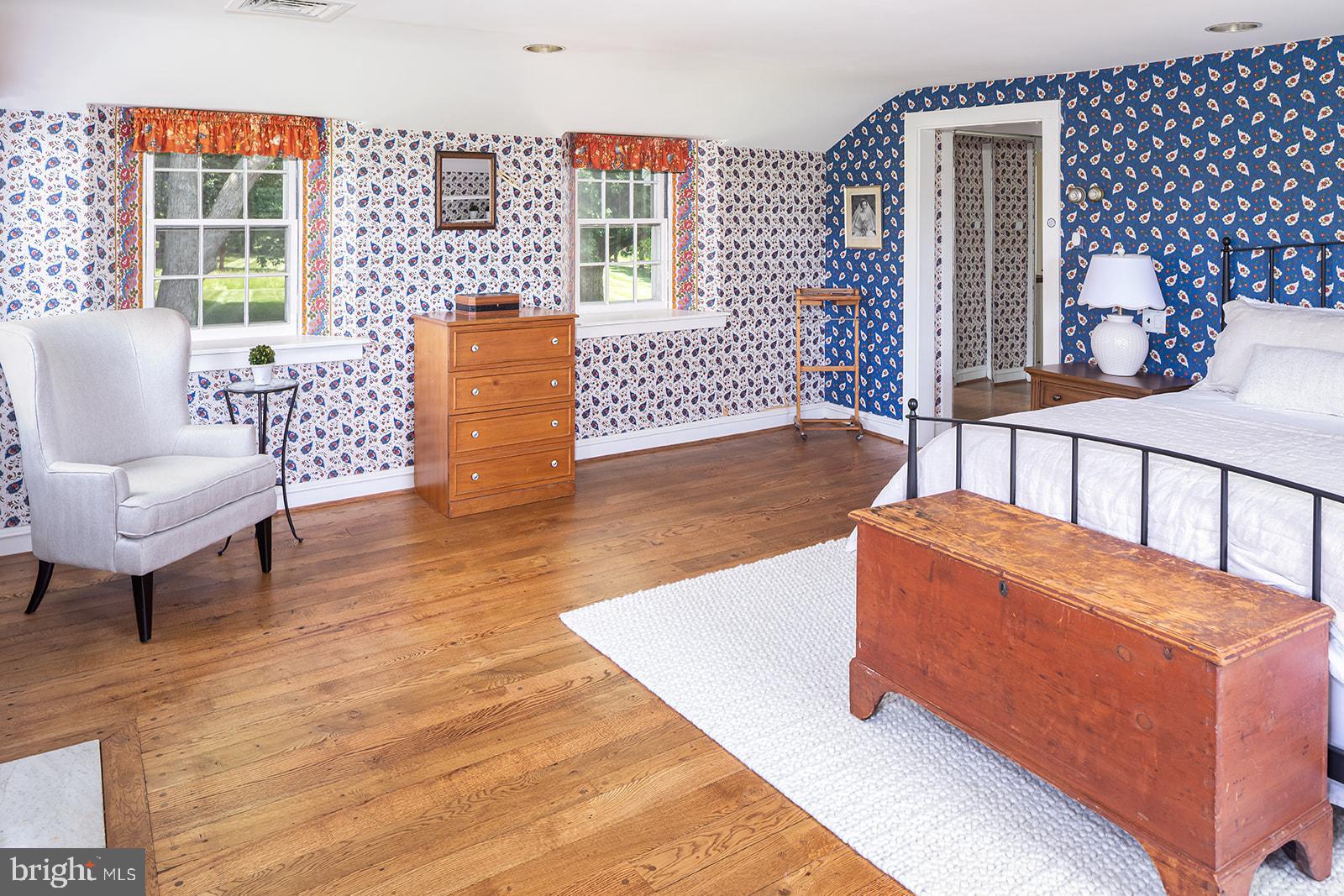 RADNOR HUNT - Residential