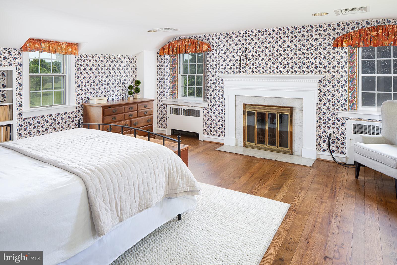 RADNOR HUNT - Residential
