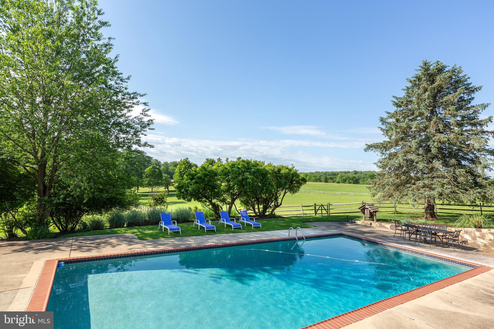 RADNOR HUNT - Residential