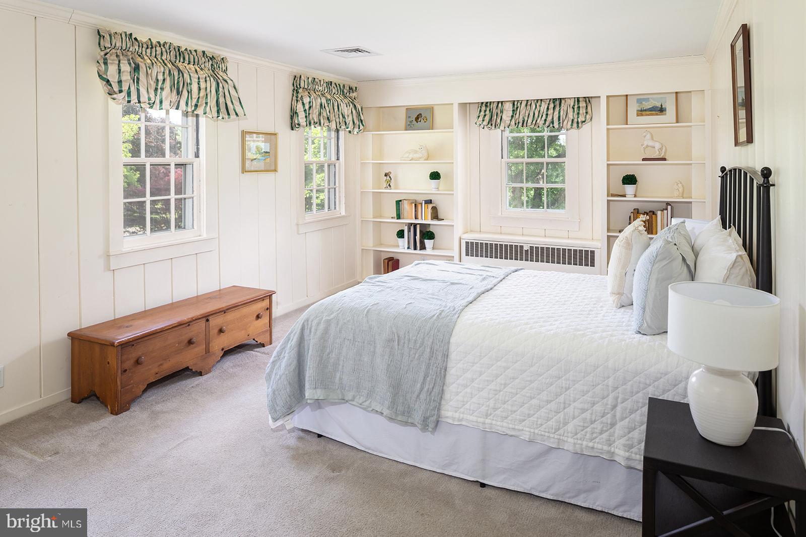 RADNOR HUNT - Residential