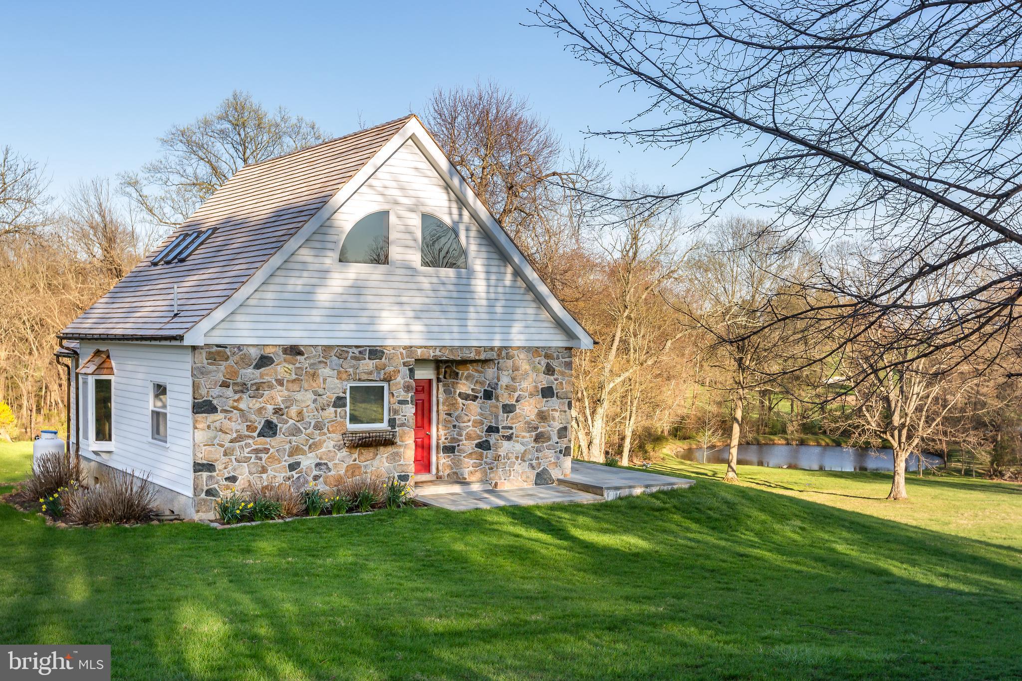 RADNOR HUNT - Residential
