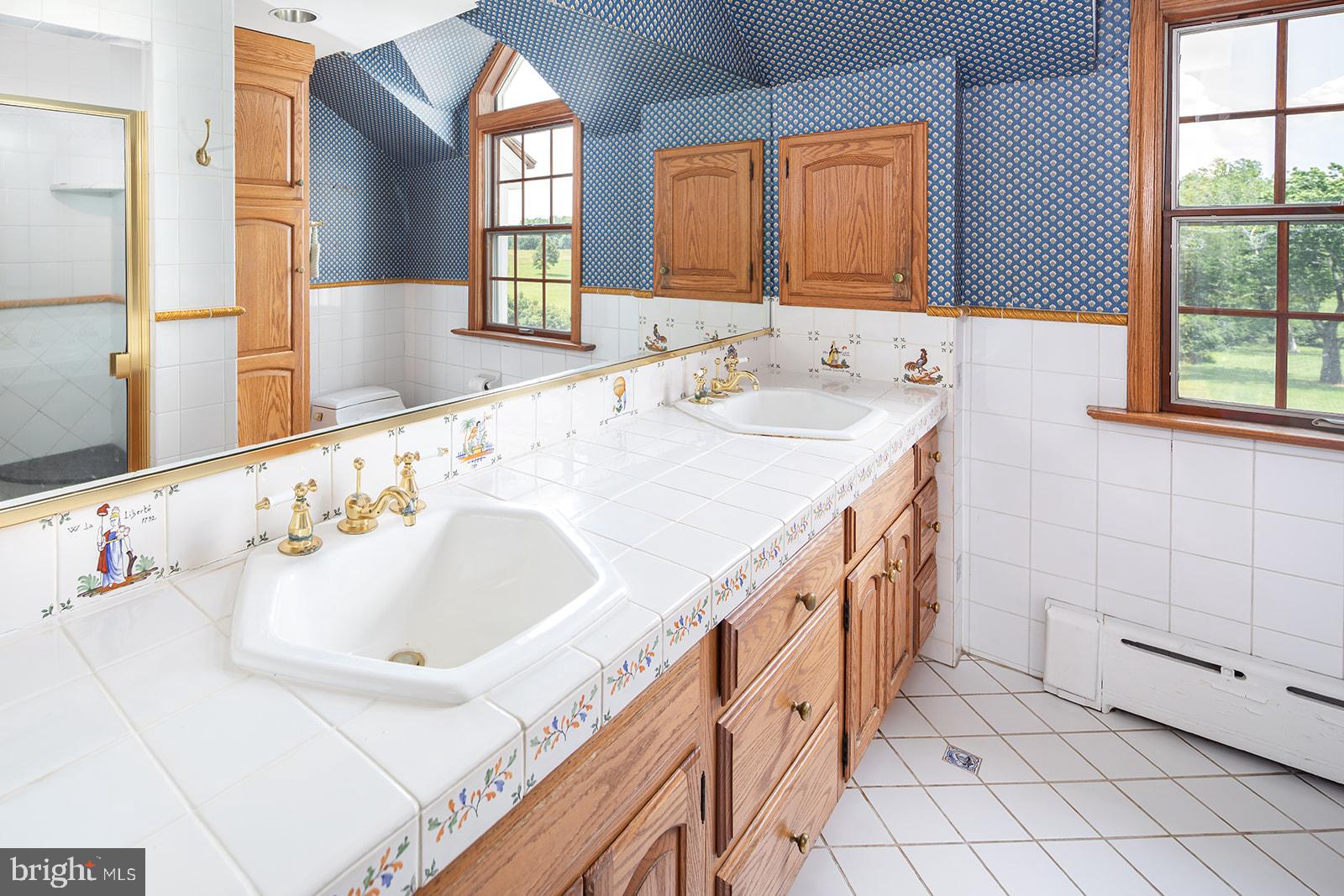 RADNOR HUNT - Residential