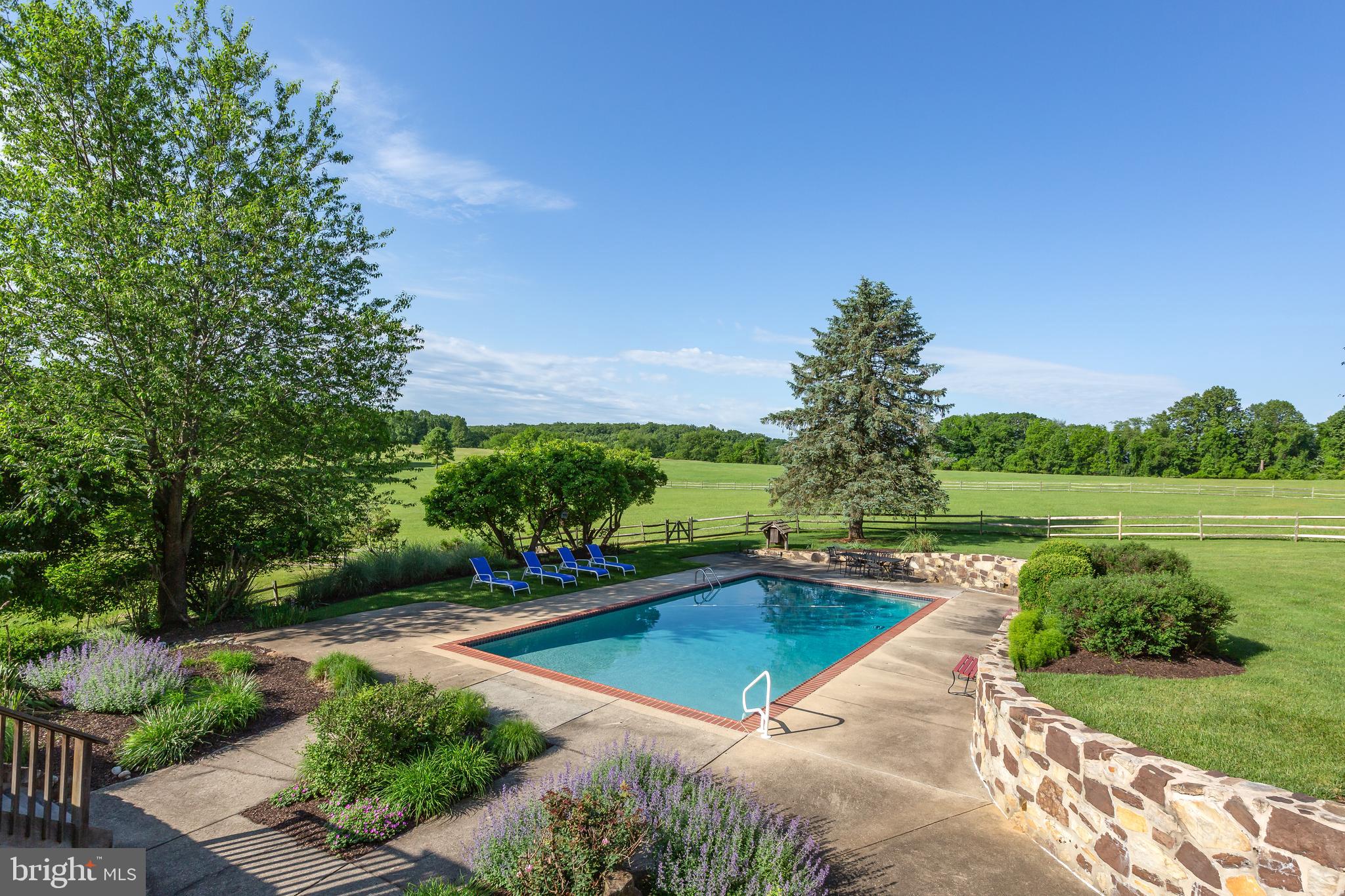 RADNOR HUNT - Residential
