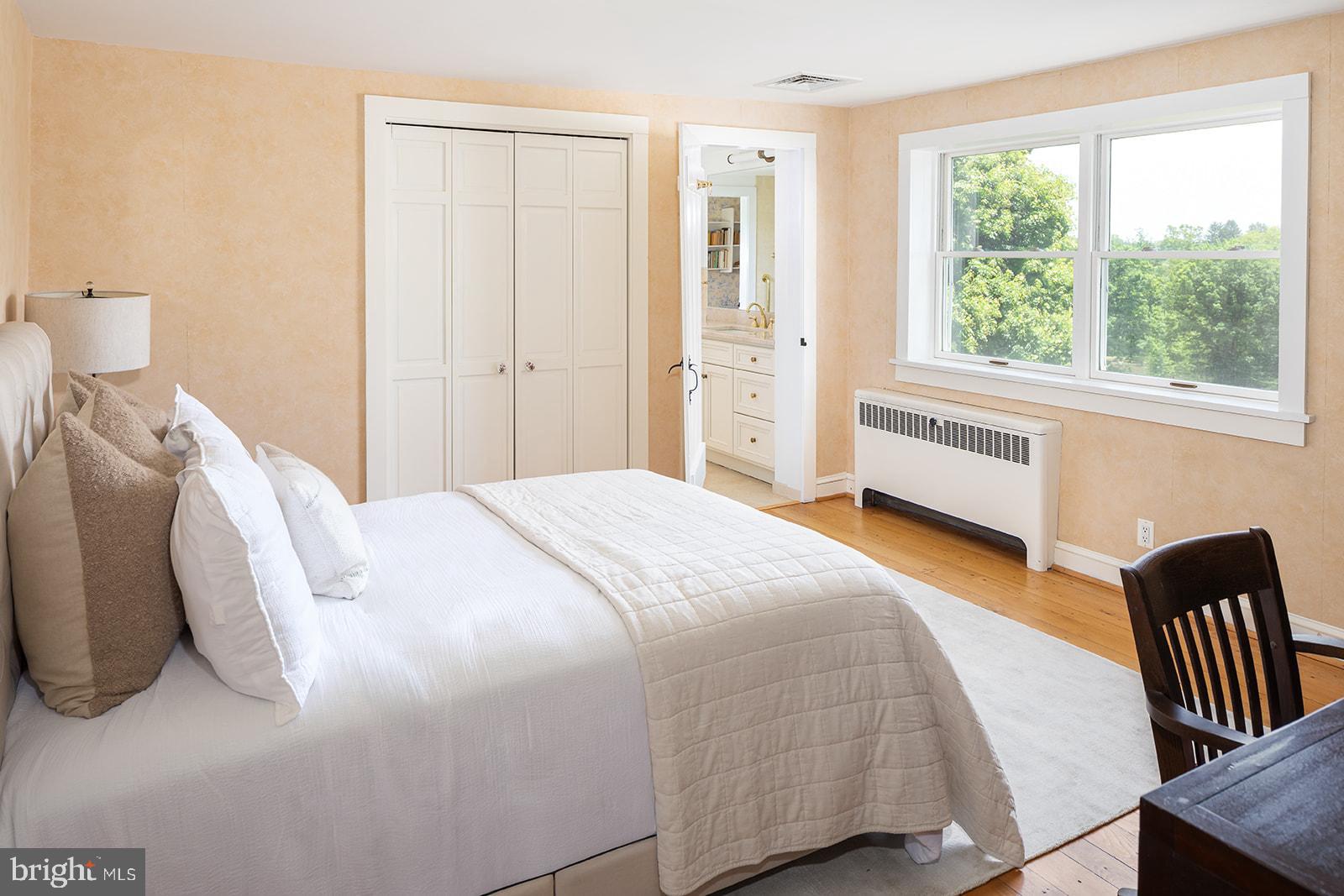 RADNOR HUNT - Residential