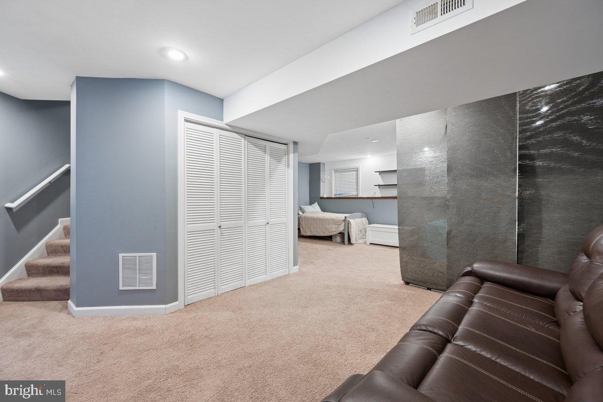 WILLOW BROOK - Residential