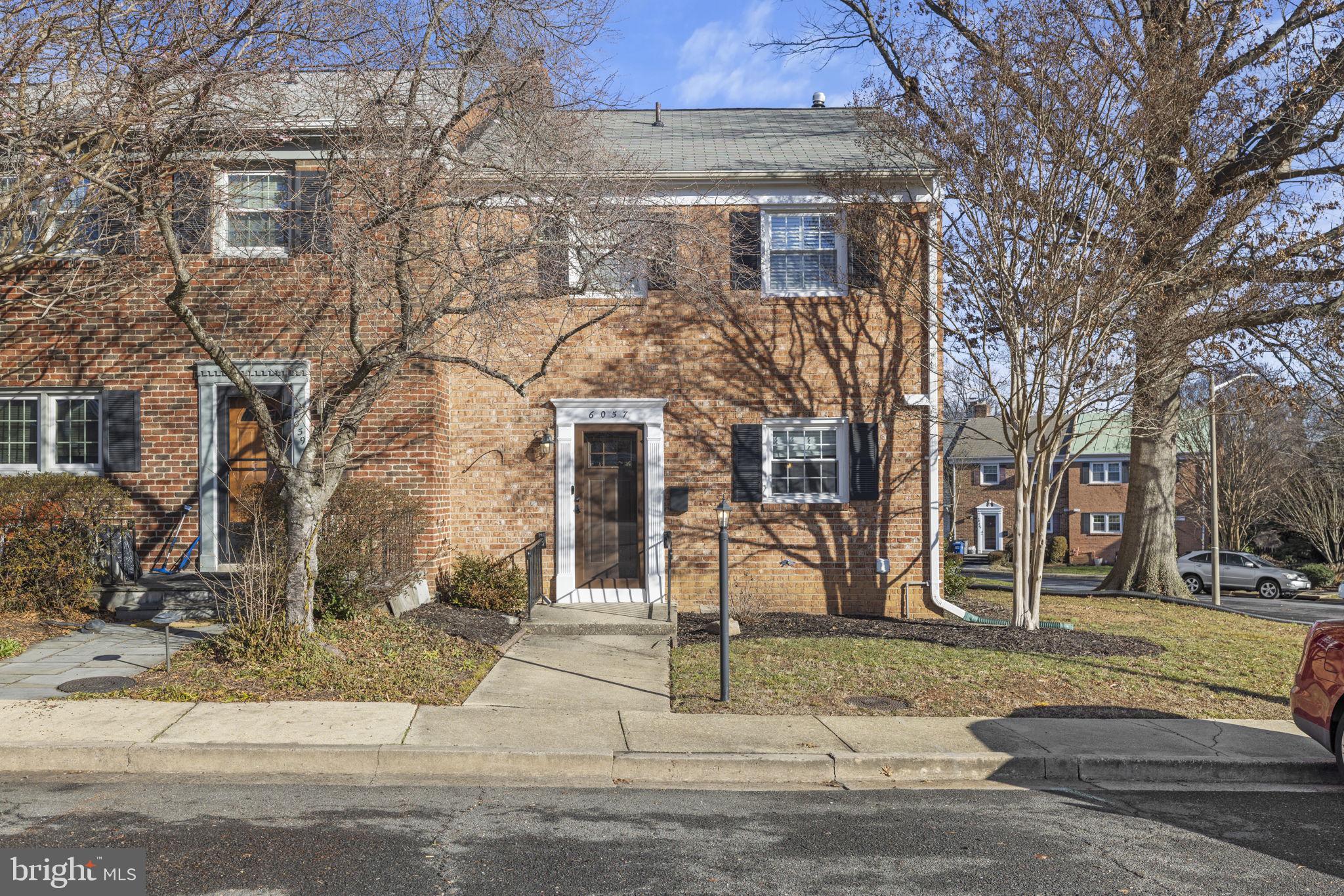 HARDWICK COURT - Residential