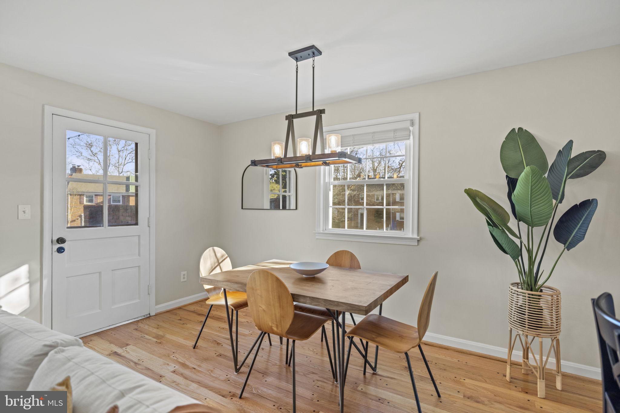 HARDWICK COURT - Residential