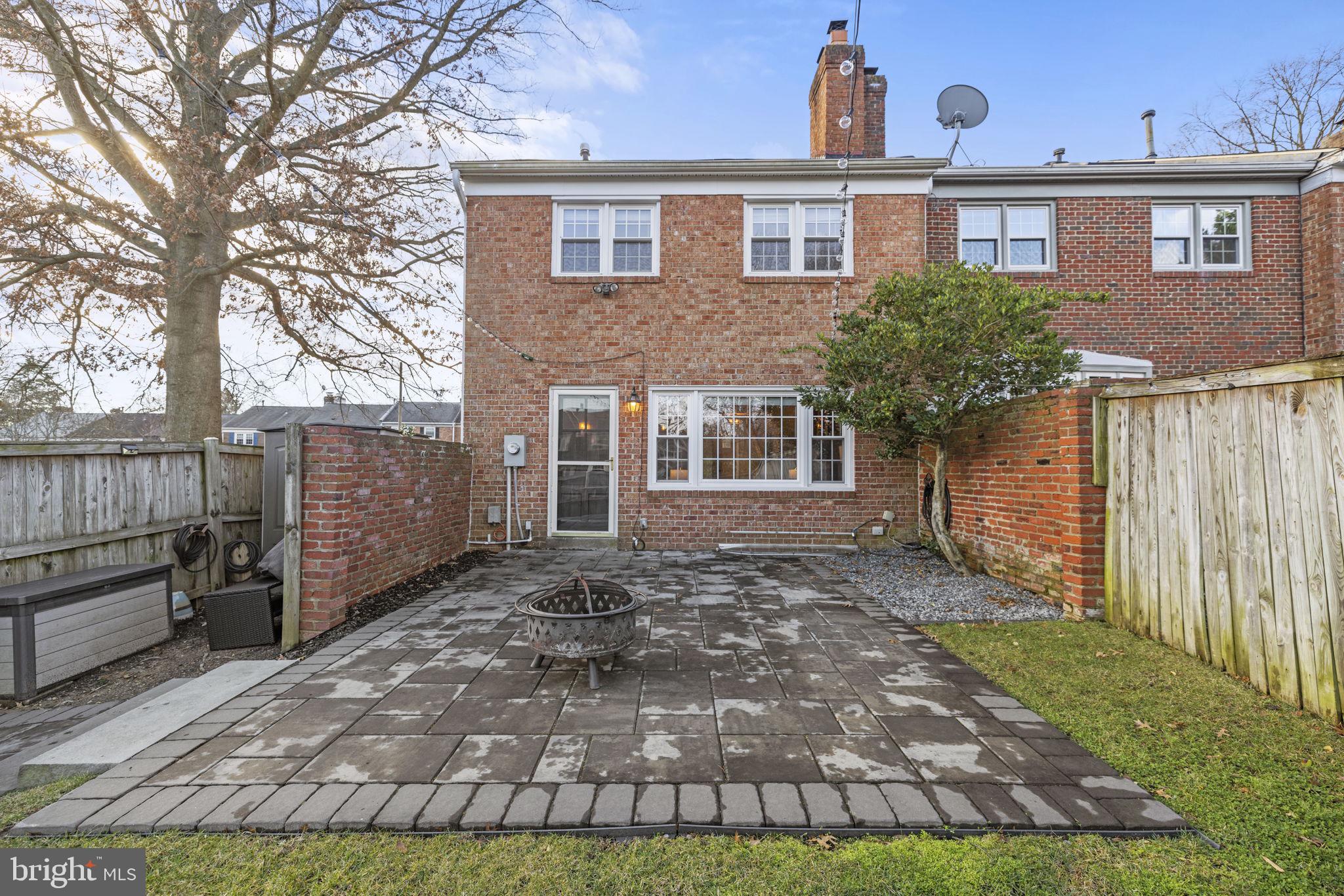 HARDWICK COURT - Residential