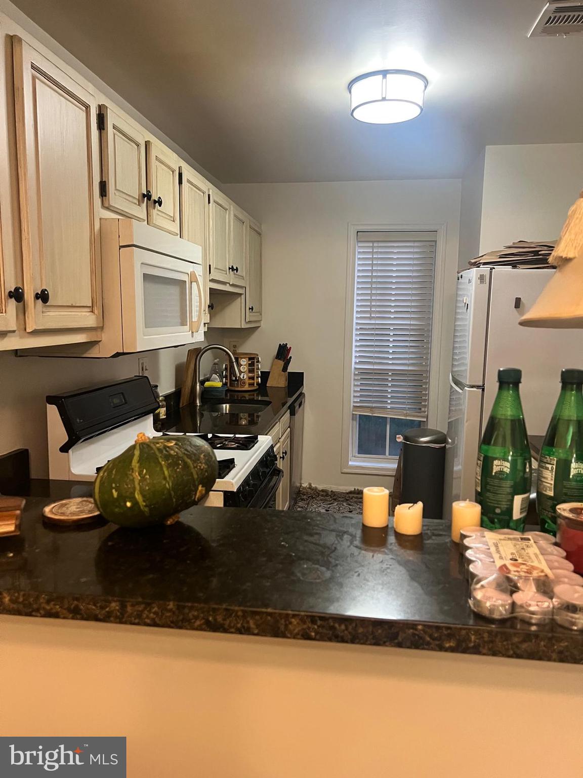 VININGS CONDO - Residential