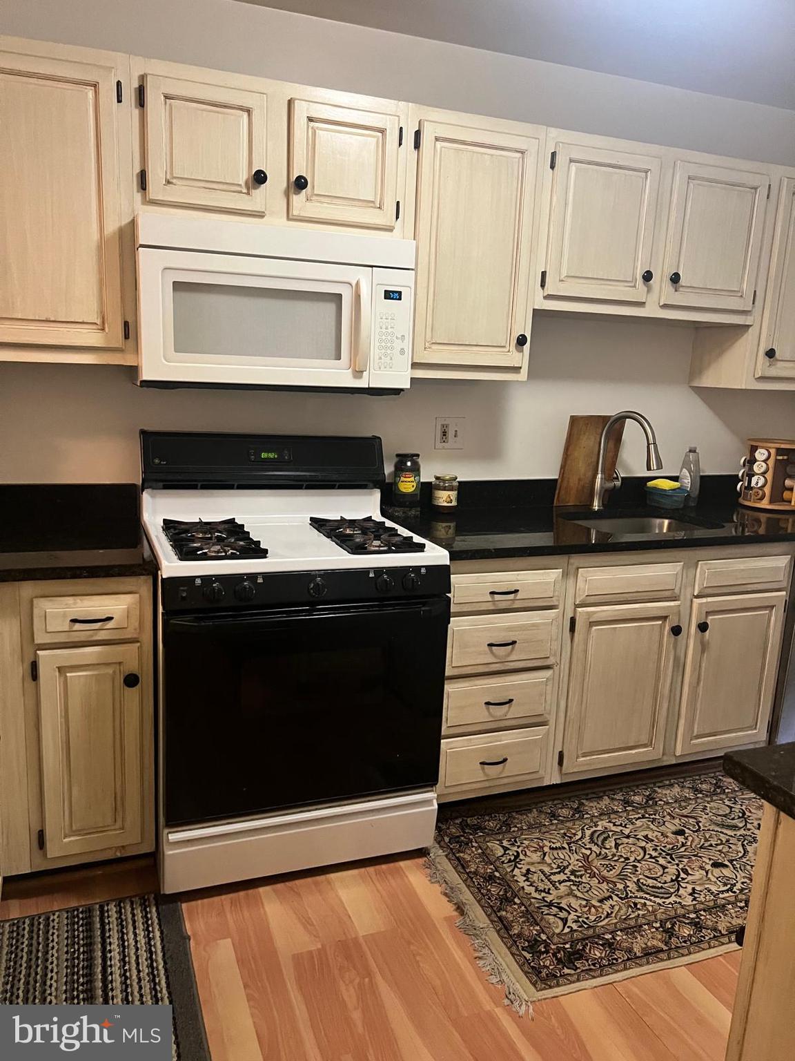 VININGS CONDO - Residential