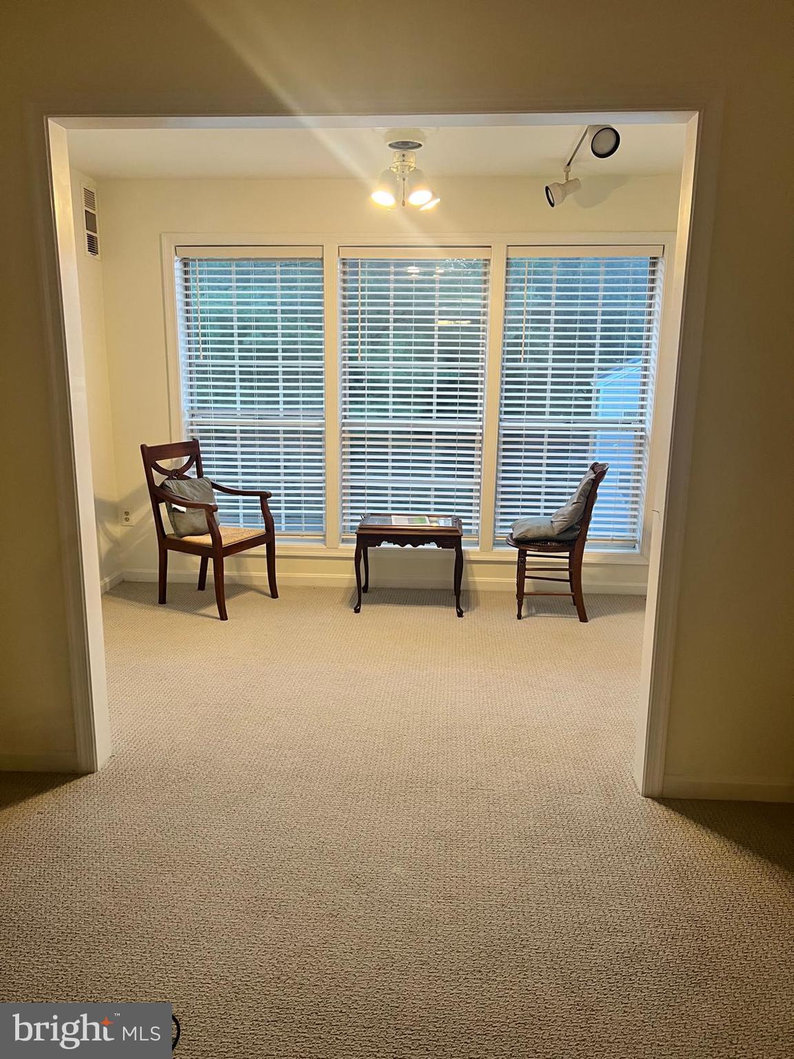 VININGS CONDO - Residential
